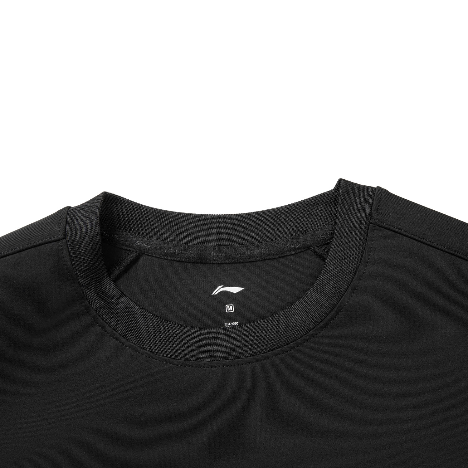 AWDVA70-1 Лонгслив Essentials черный