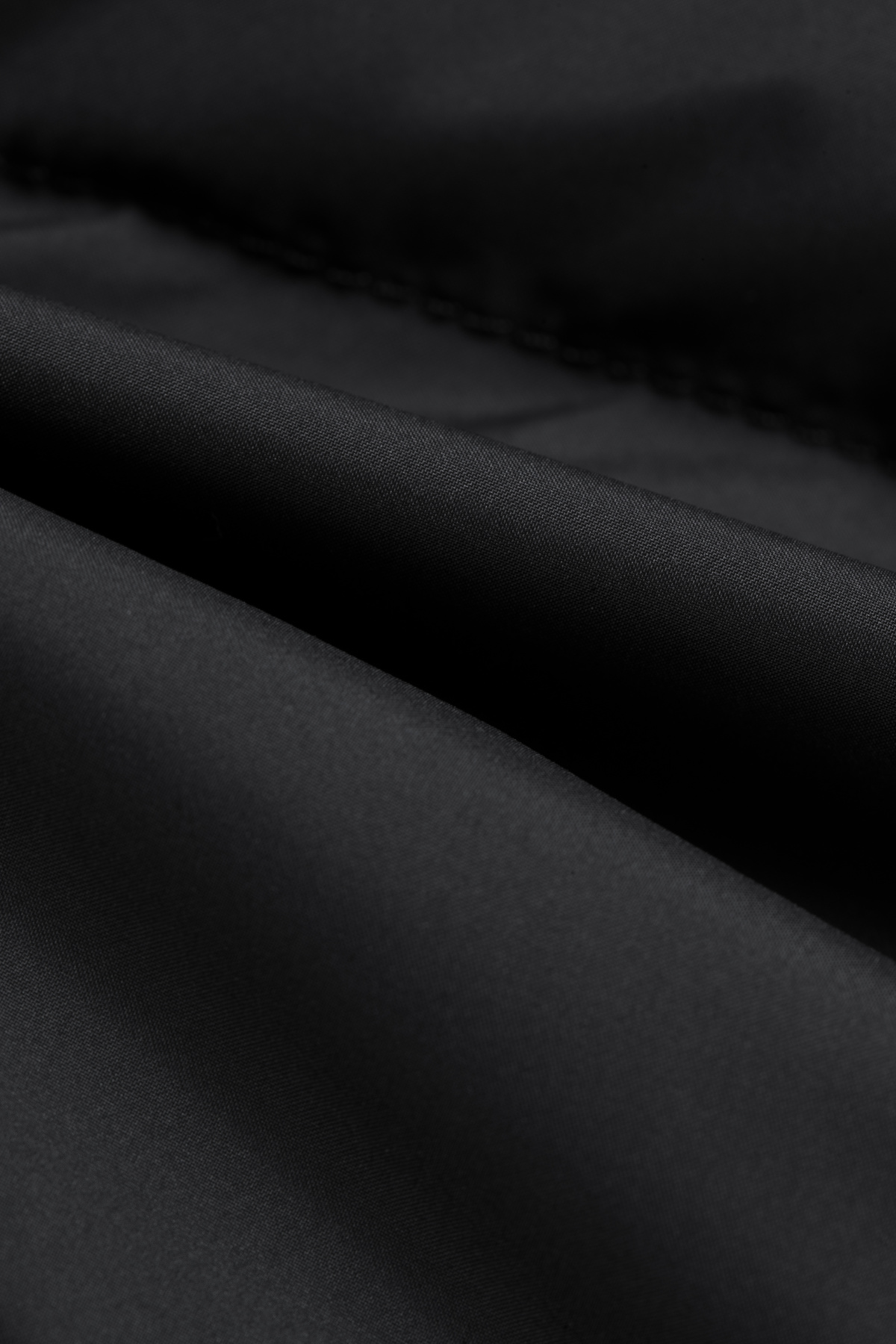 AYMV221-4 Пуховик Essentials черный