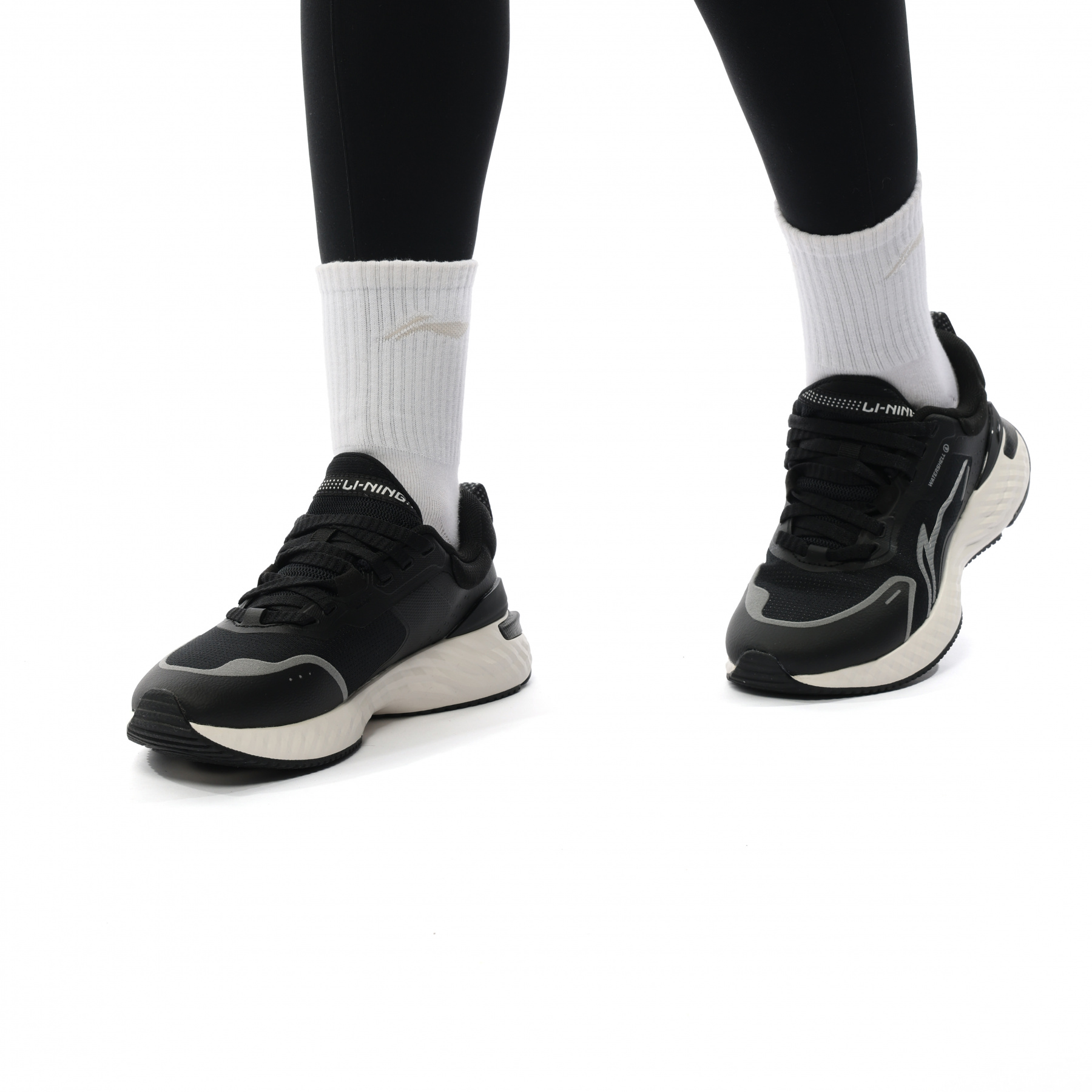 ARSV142-1 Кроссовки Lifestyle черный