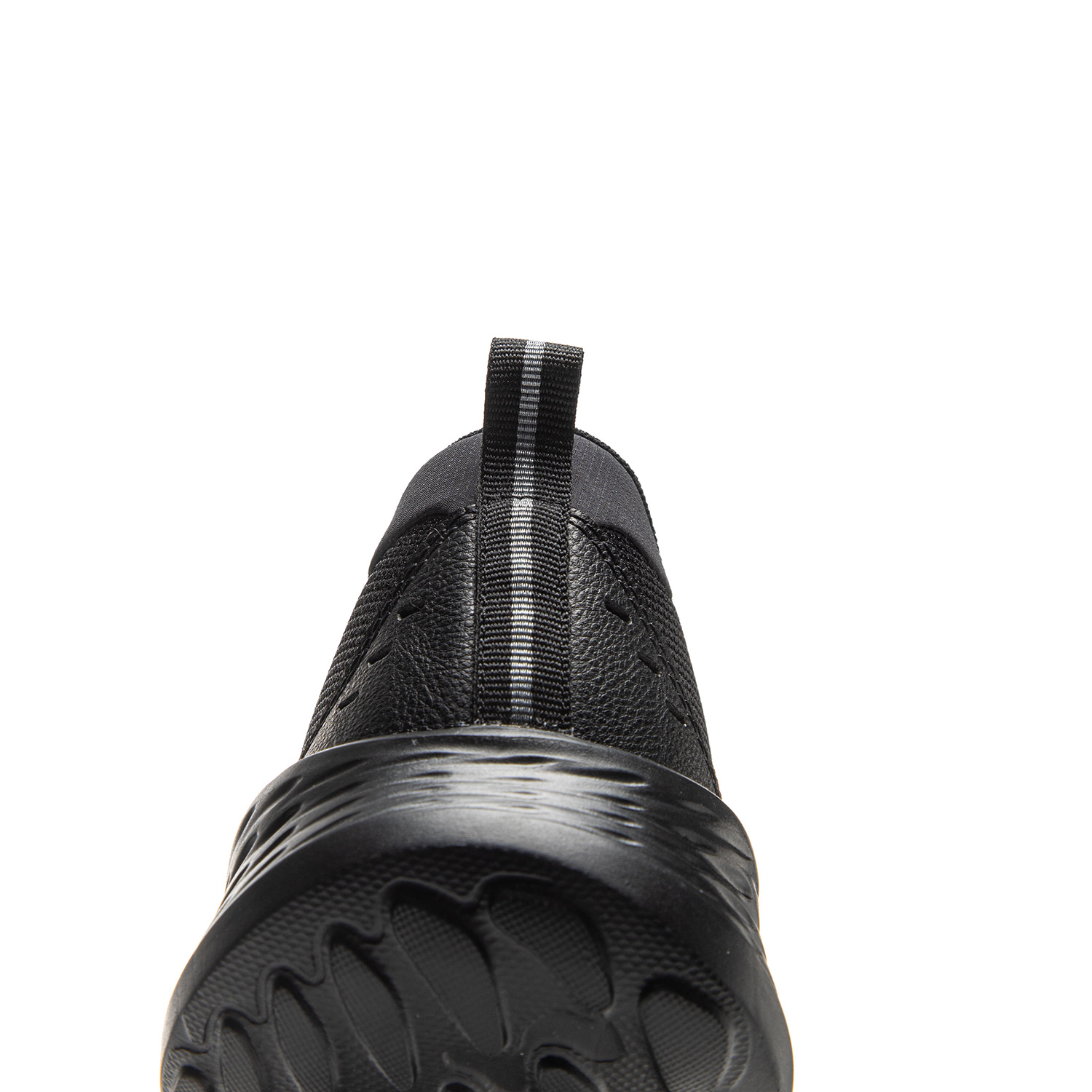 ARSV059-3 Кроссовки Light Cloud черный