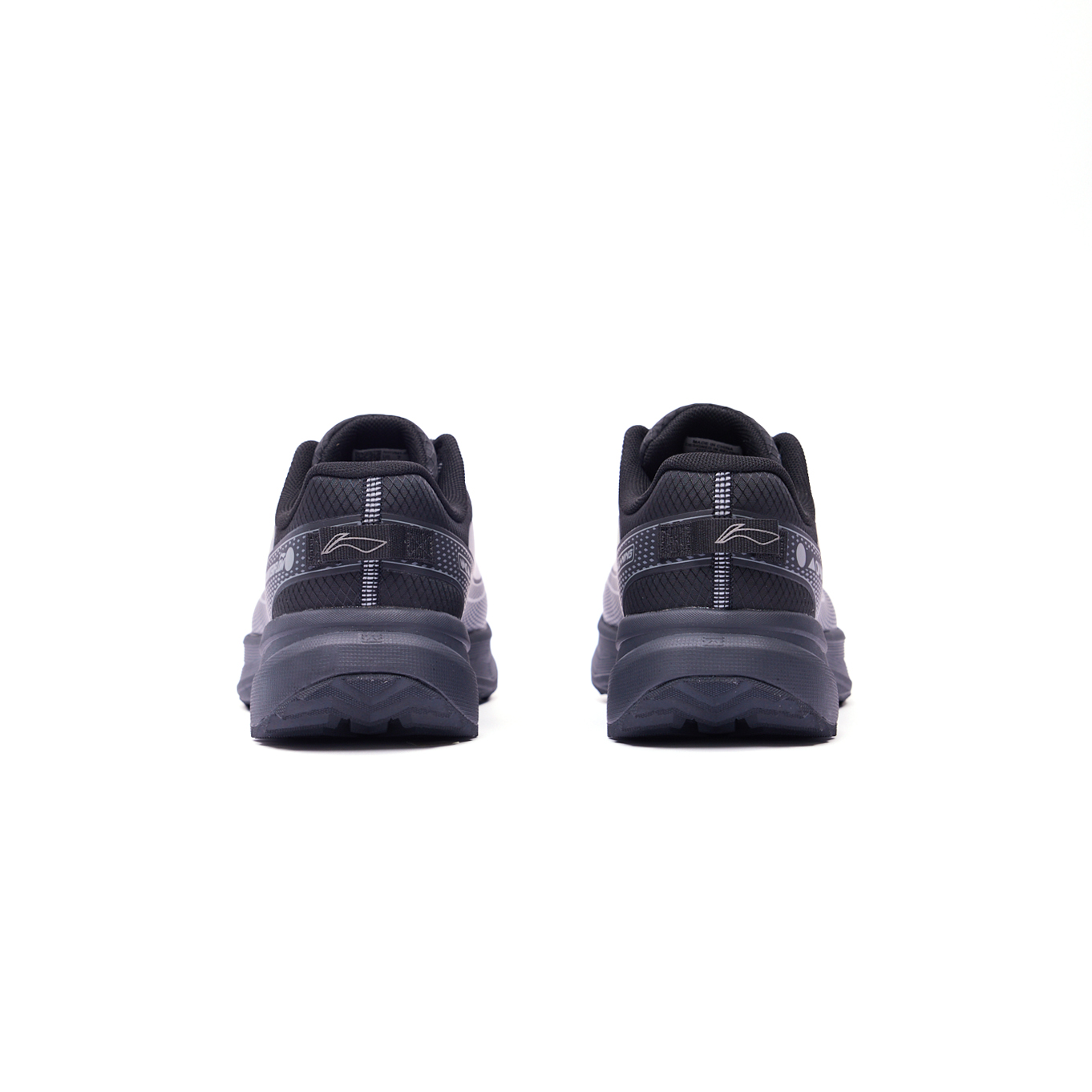 AHTV041-3 Кроссовки Outdoor AXJ Stride черный