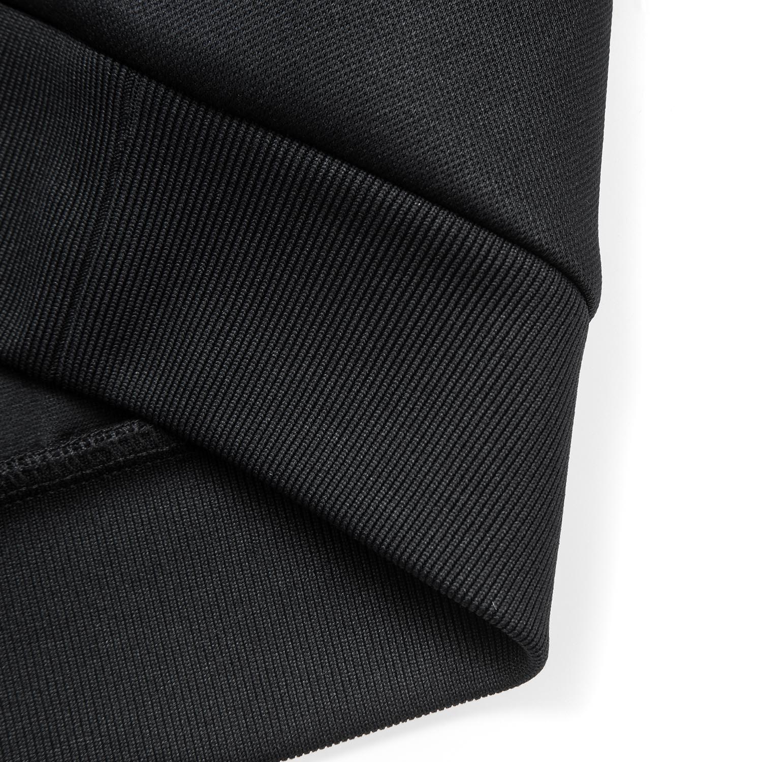 AWDVF05-4 Свитшот Essentials черный