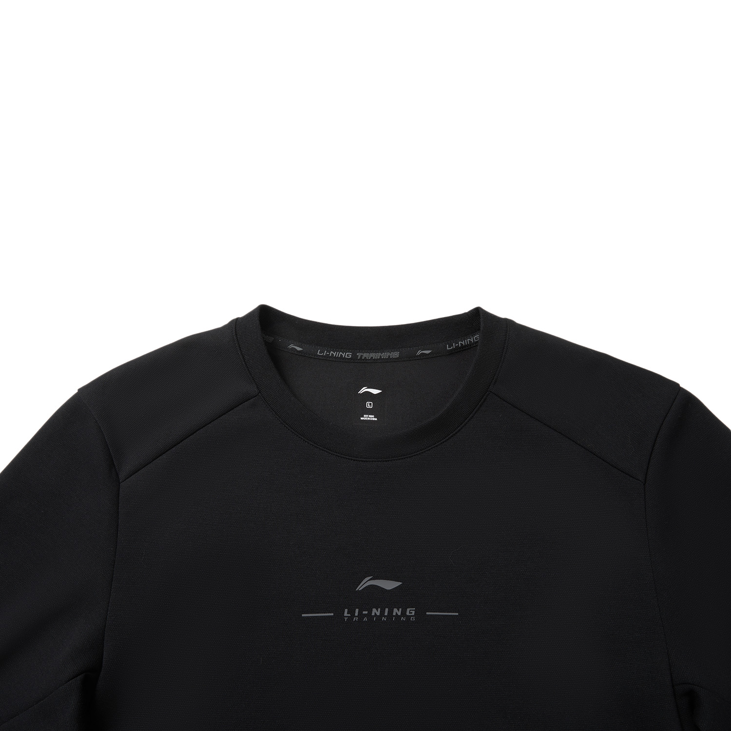 AWDW495-4 Футболка Essentials черный