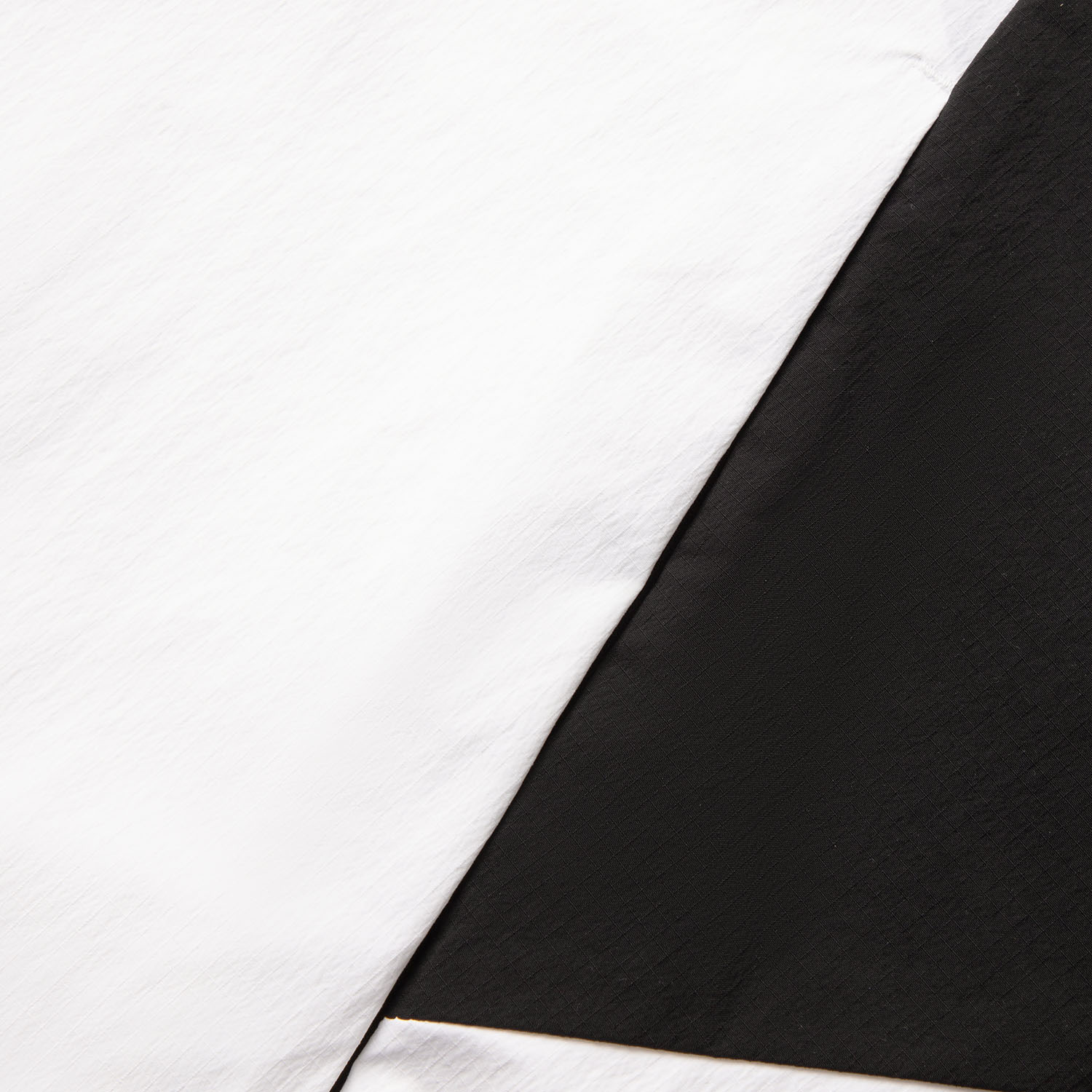 AFYV001-1 Ветровка Trail Running белый / черный