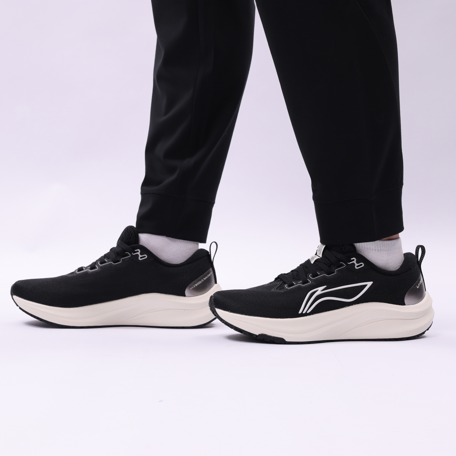 AKLV116-1 Брюки спортивные Essentials черный