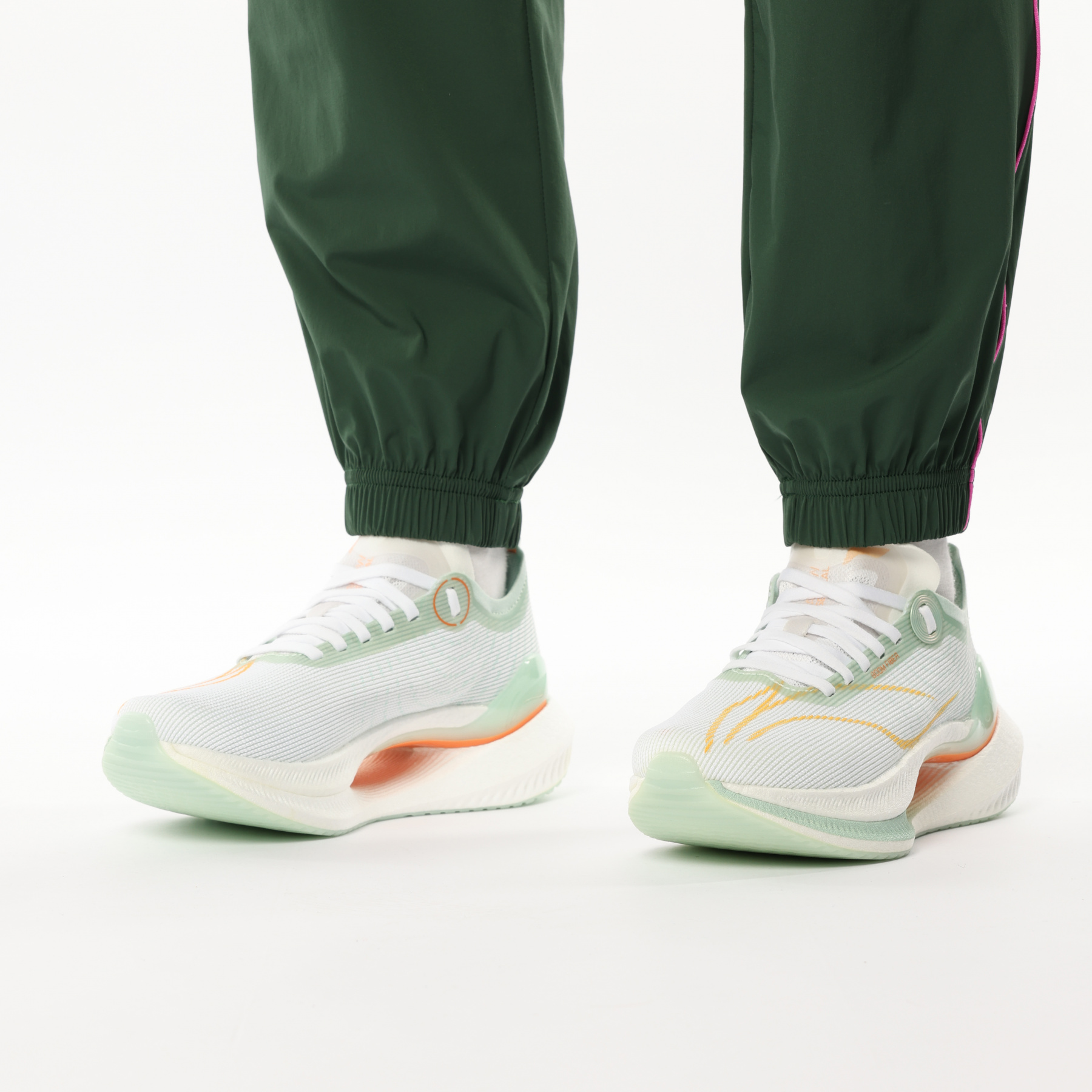 ARRU004-2 Беговые кроссовки Shadow 2 Essential