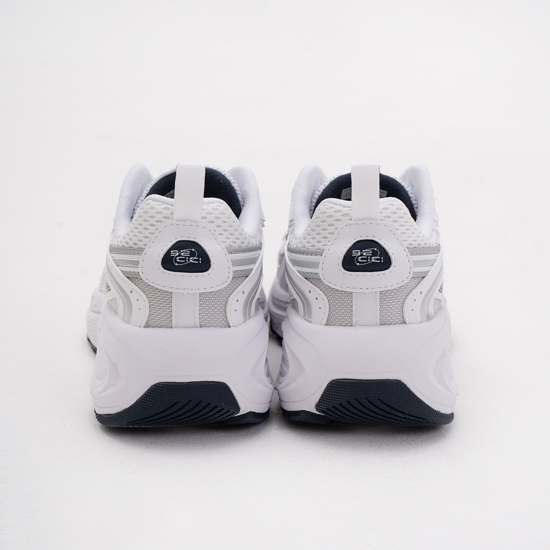 AGCU034-15 Кроссовки CICI V2