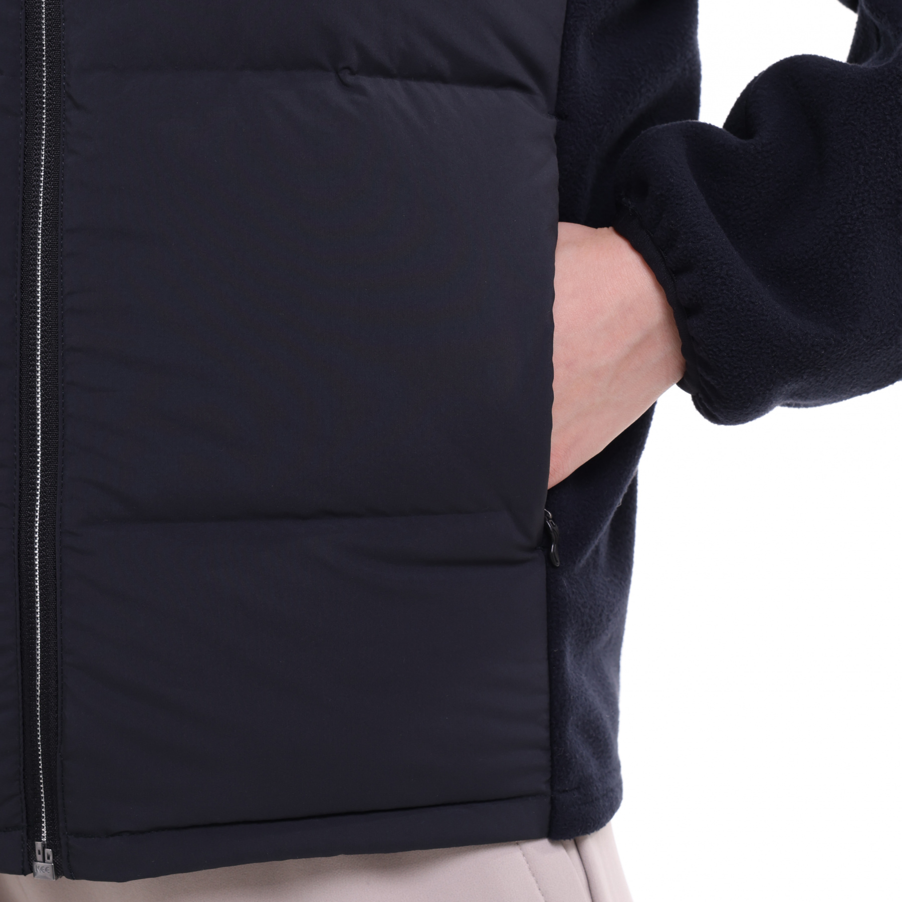 AYMU106-2 Пуховик Essentials черный