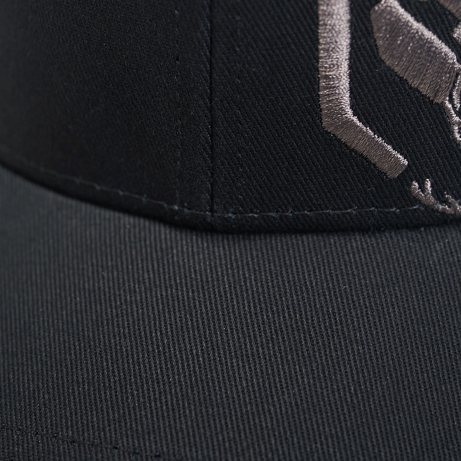 AMYS281 Кепка Basketball черная