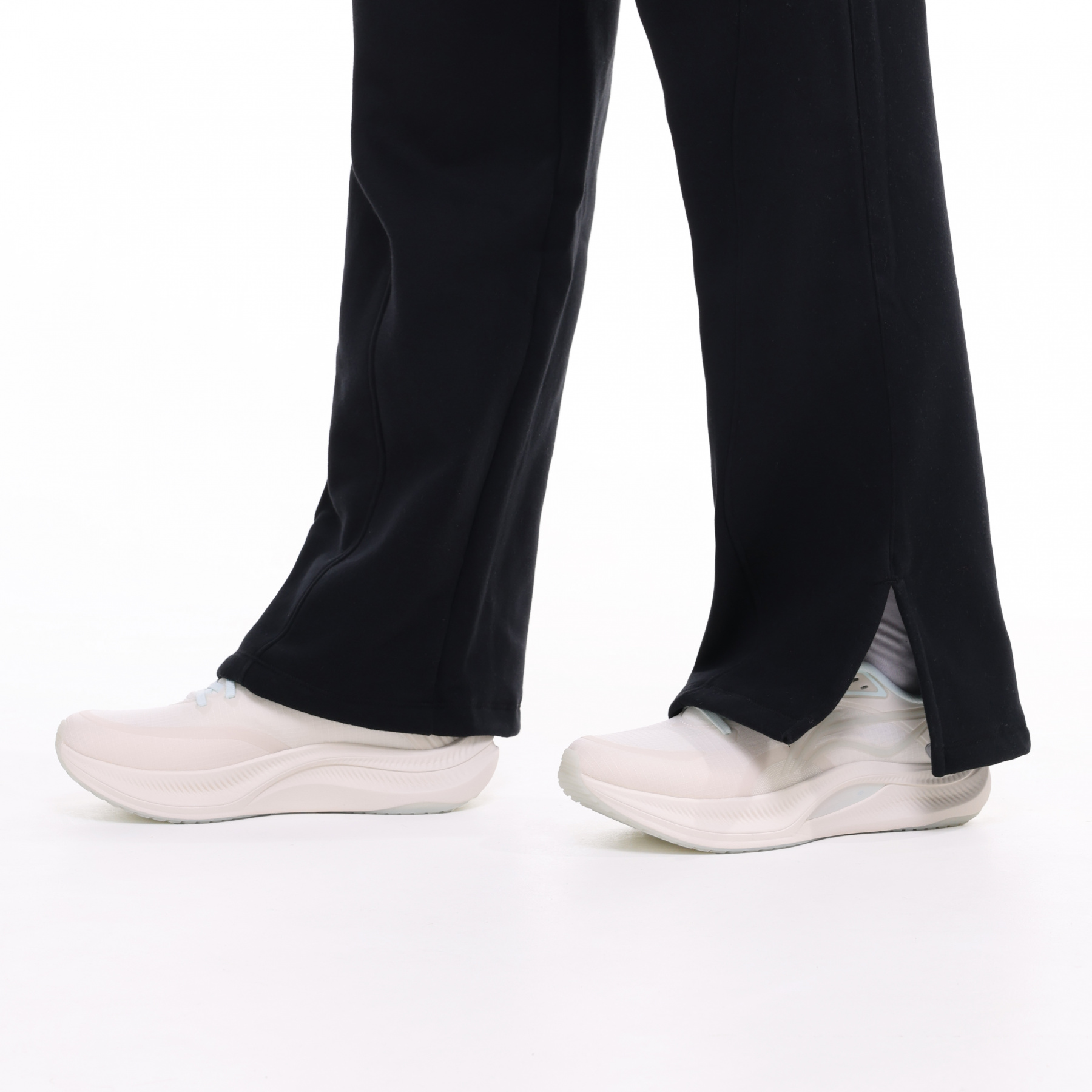 AKLU548-2 Брюки спортивные Workout черные