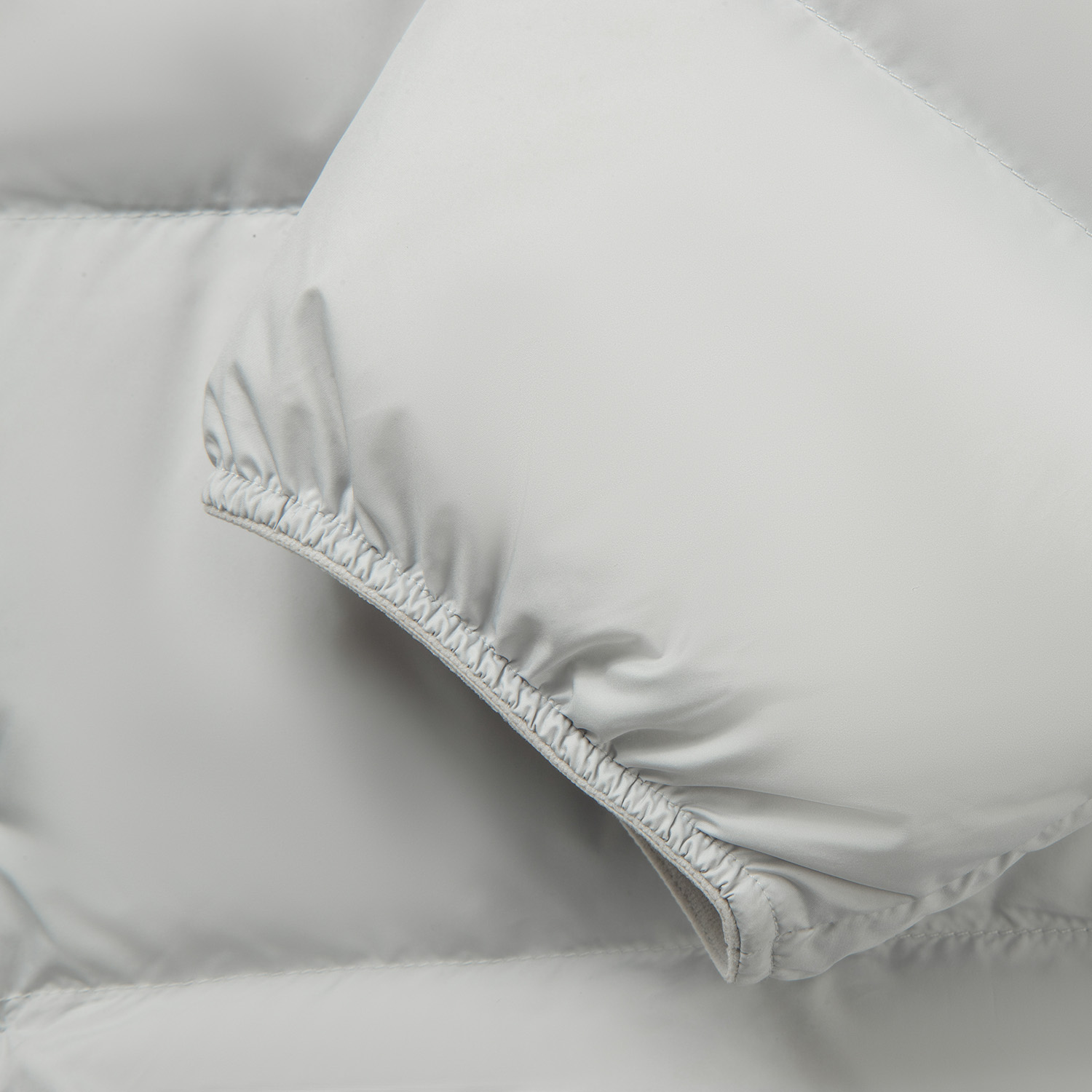 AYMV221-1 Пуховик Essentials серый