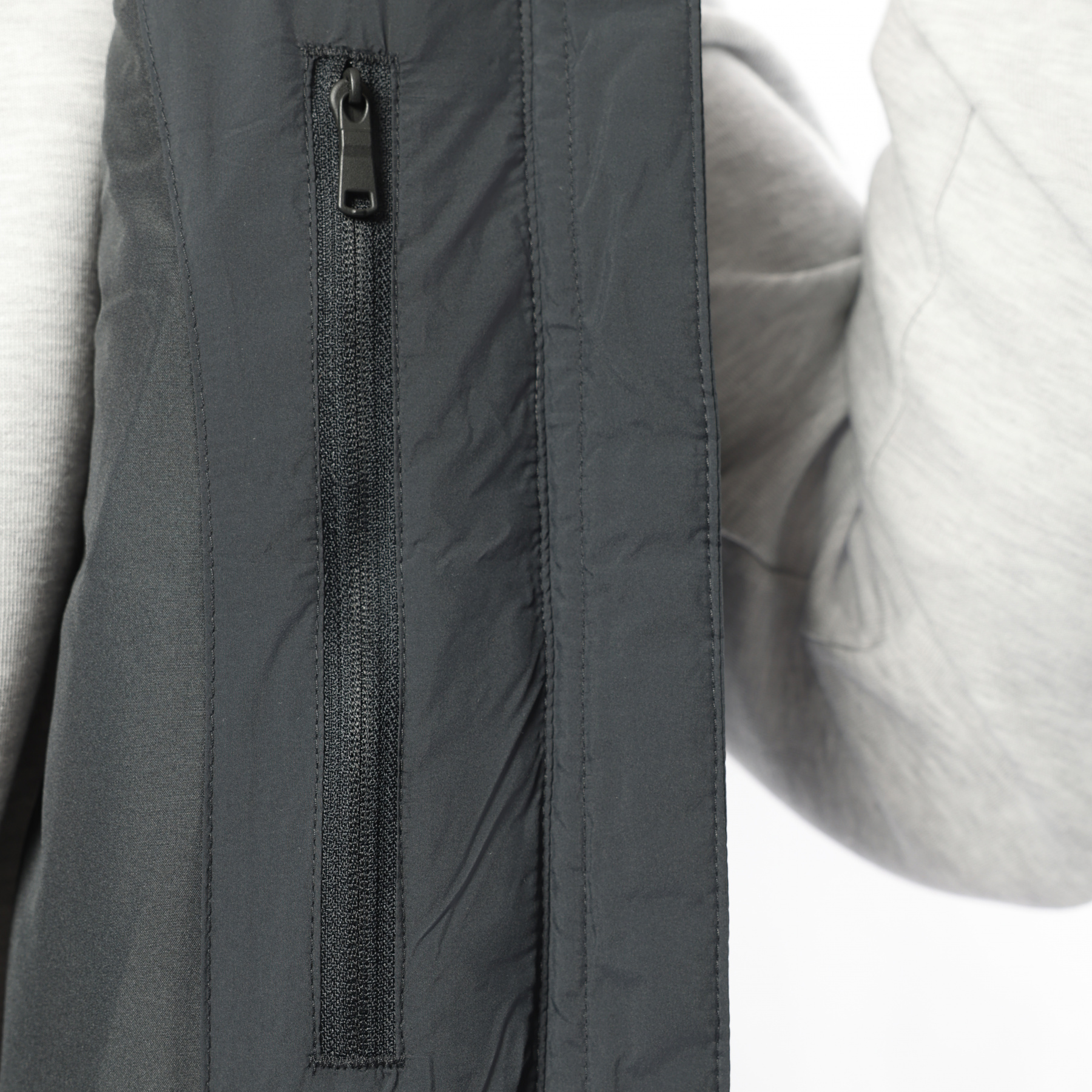 AMRV105-1 Жилет пуховый Wade Performance черный