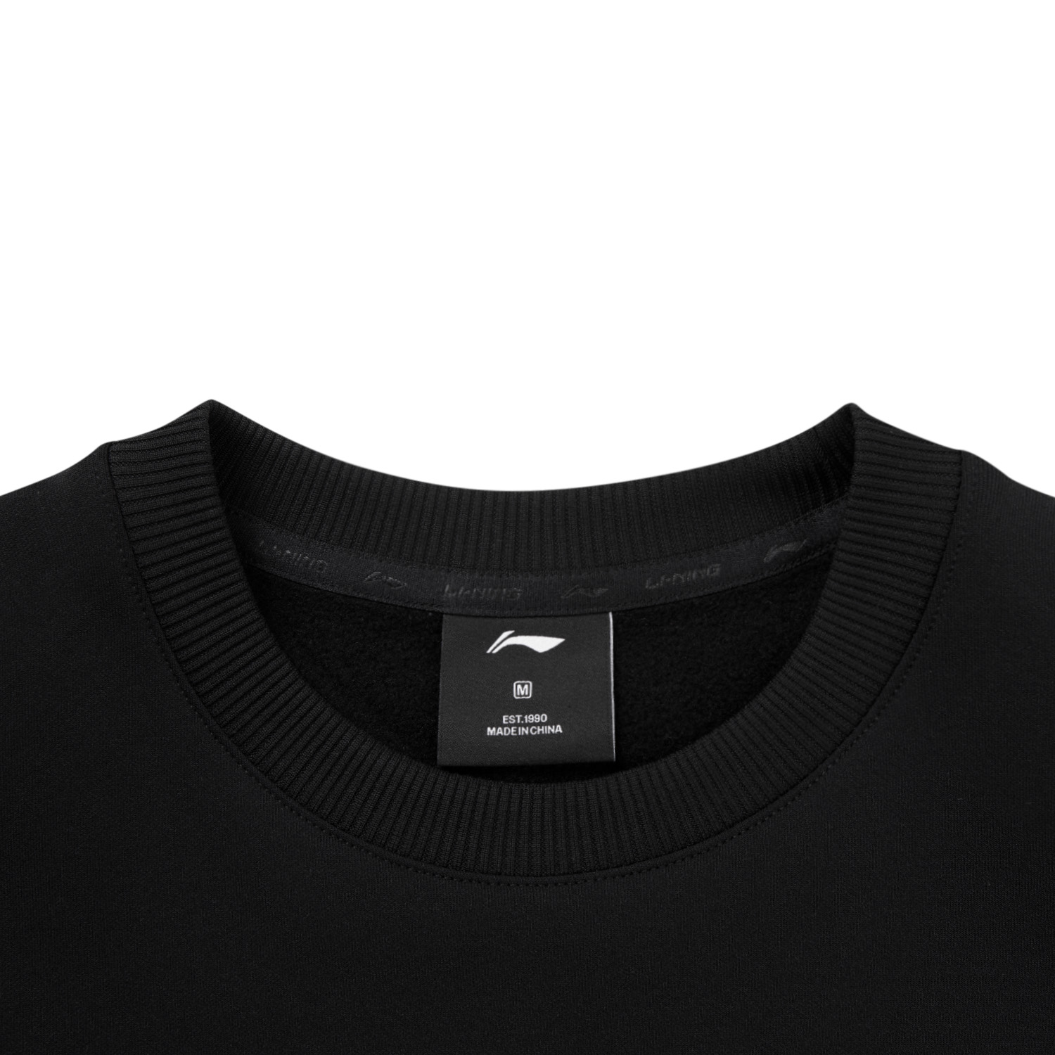 AWDV964-1 Свитшот Essentials черный