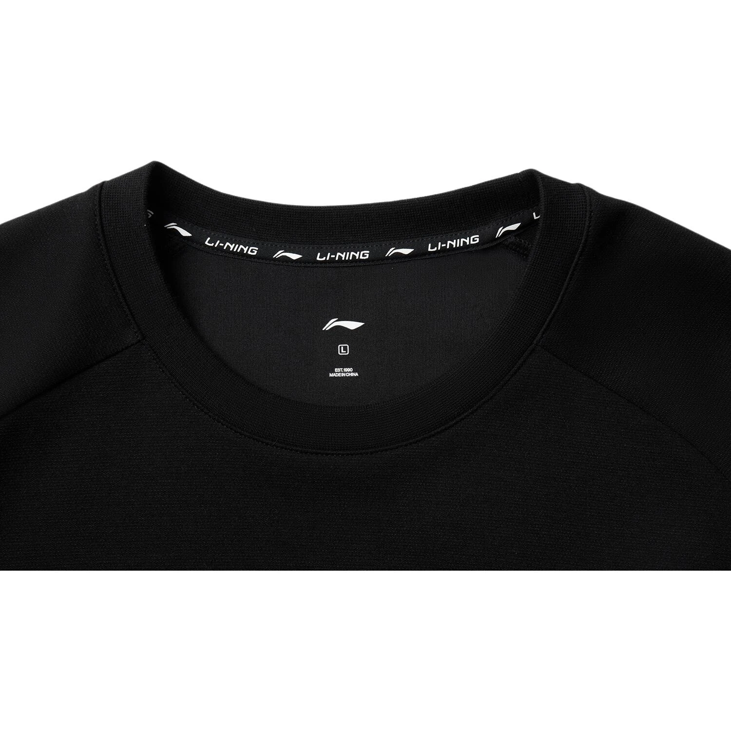 AWDV497-5 Лонгслив Essentials черный