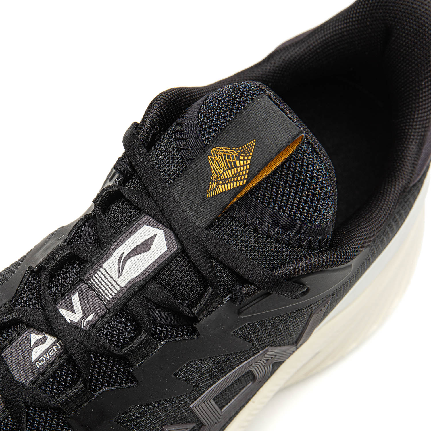 ARNW007-4 Кроссовки беговые Professional Running черный / бежевый