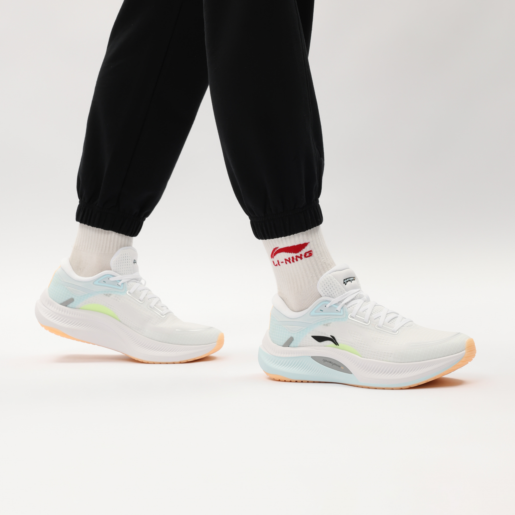 ARHV004-9 Кроссовки беговые Yueying 4 белый