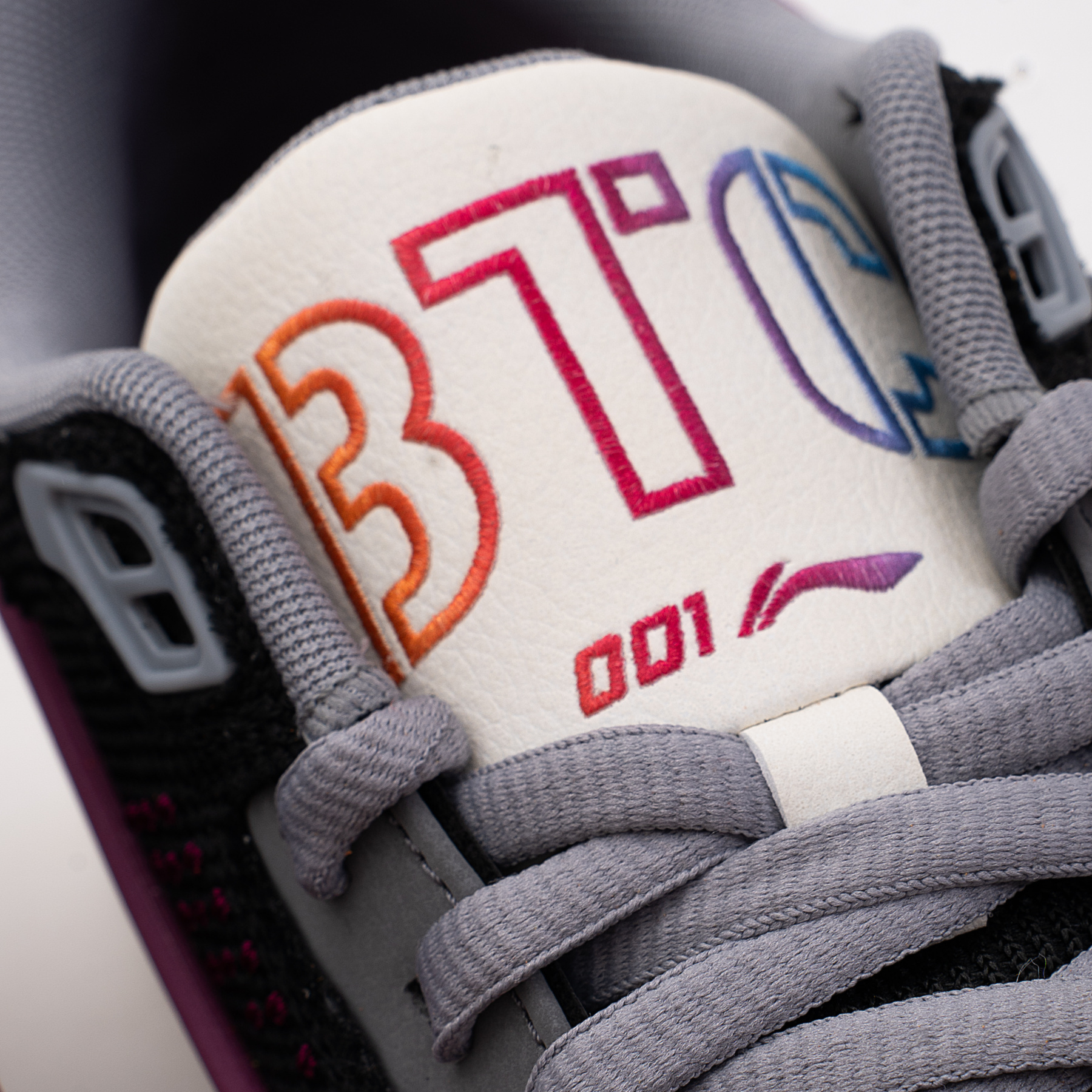 AGCU053-3 Кроссовки 001 BTC