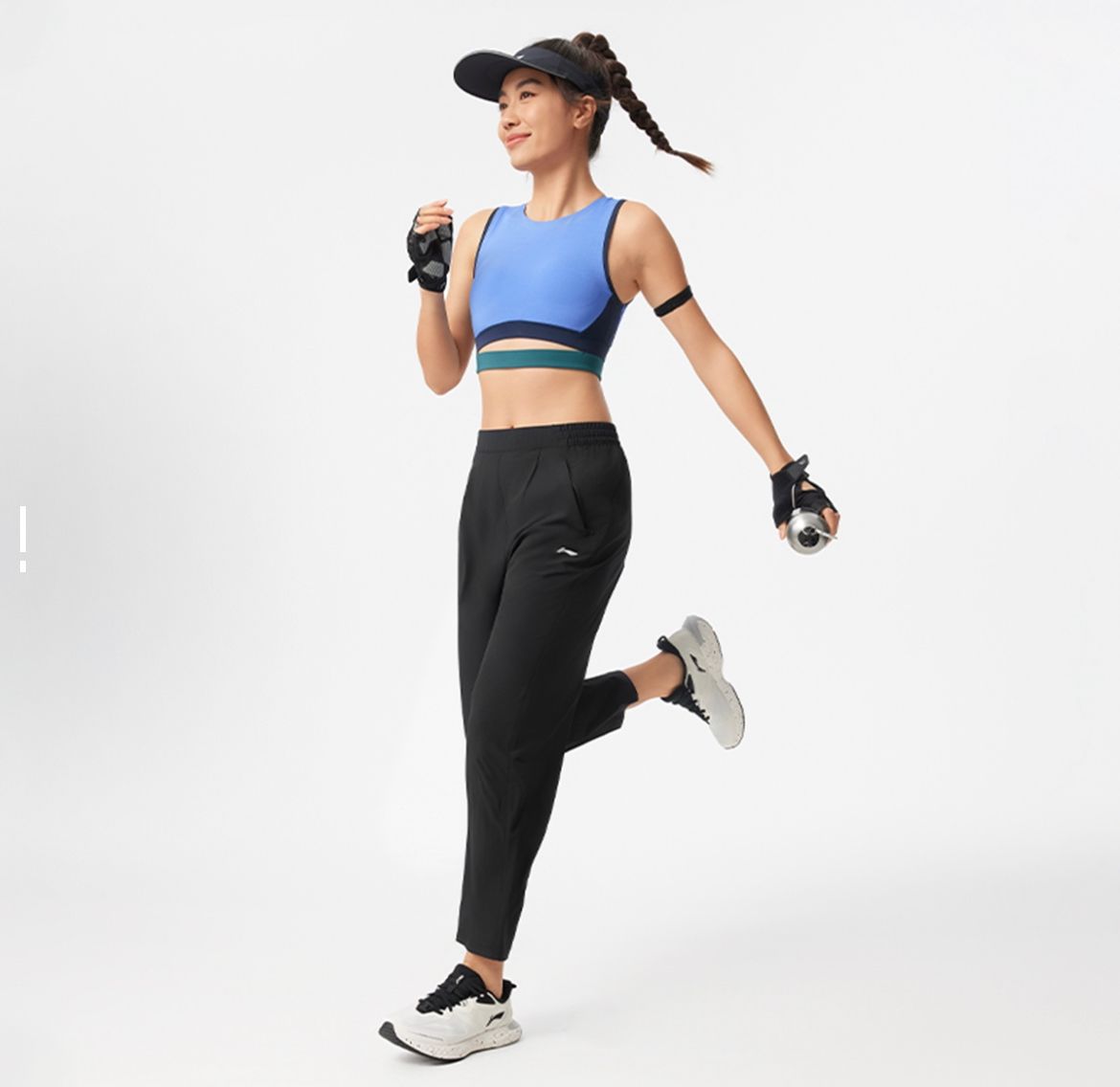 AYKV092-1 Брюки спортивные Essentials черный