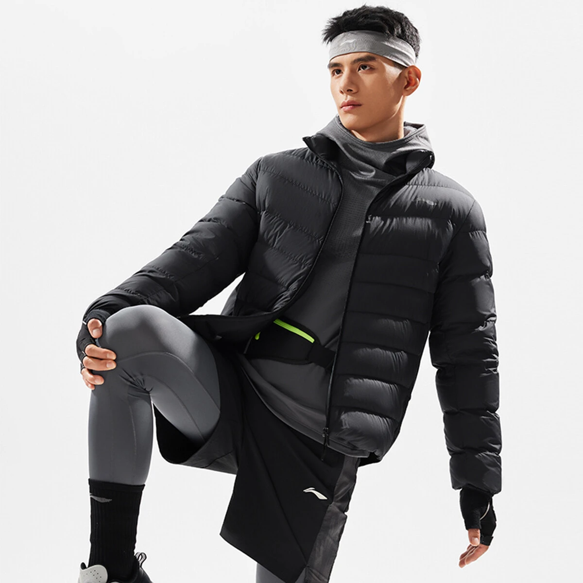 AYMU091-1 Пуховик Essentials черный