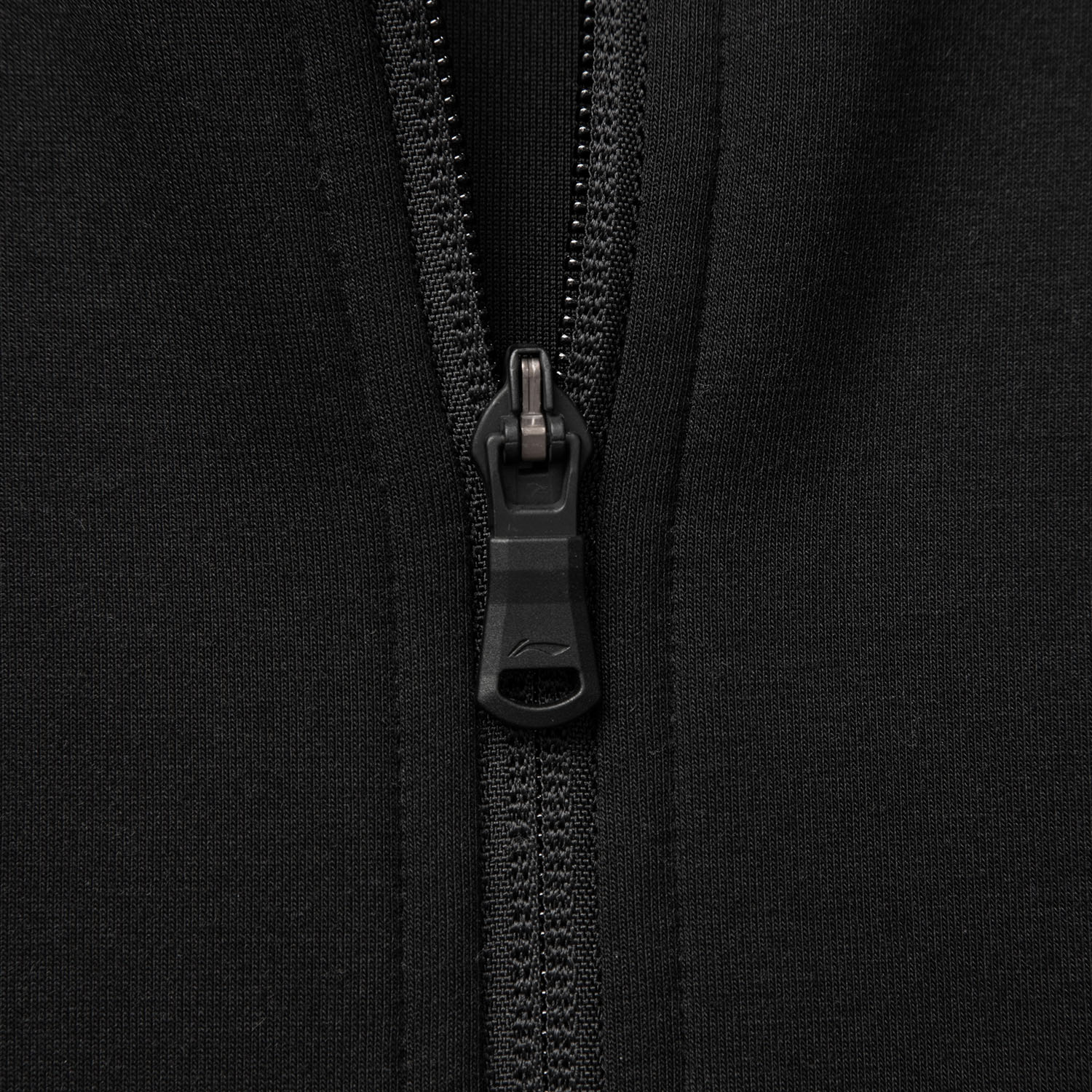 AWDV935-3 Куртка Essentials черный