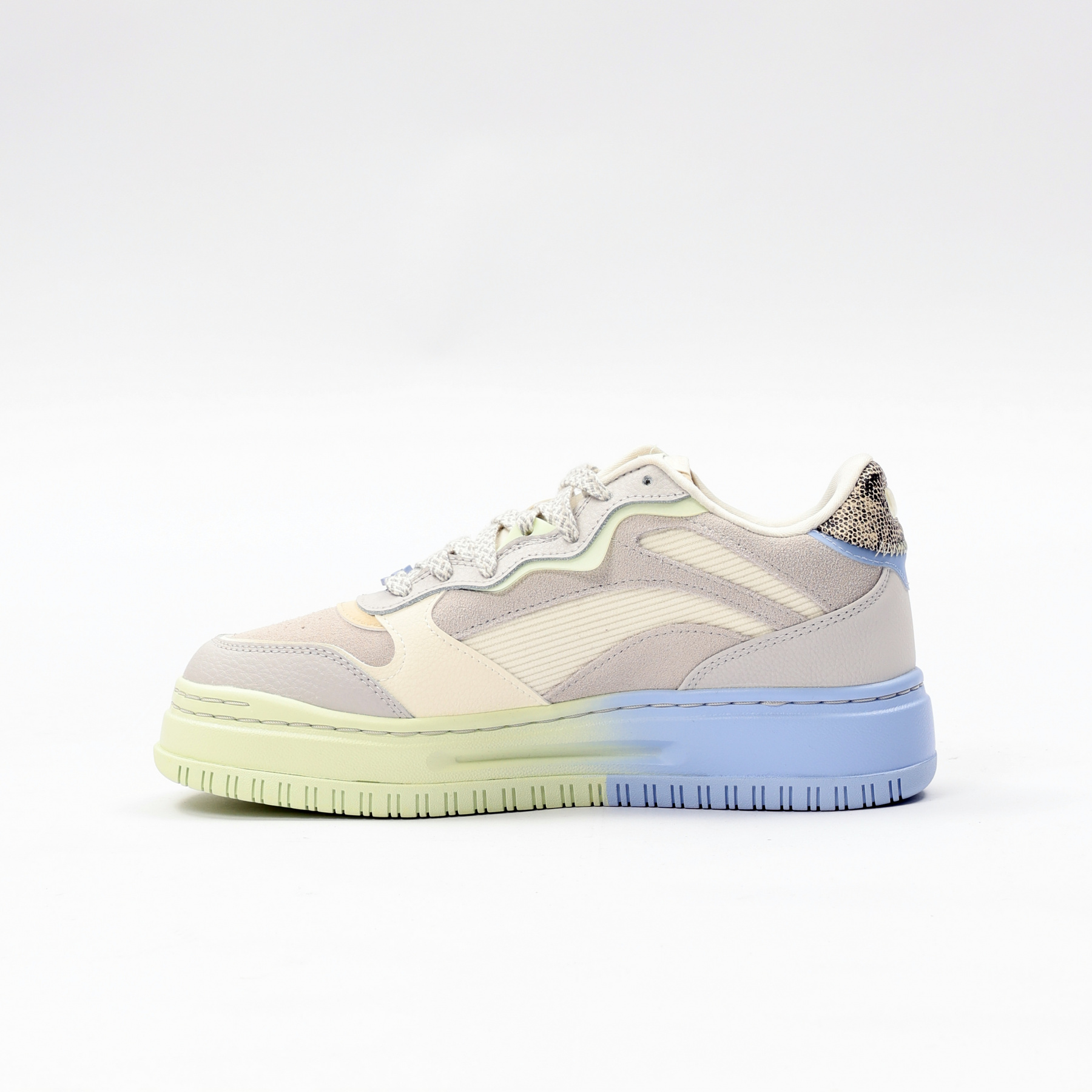 AGCU032-6 Кроссовки Future C1