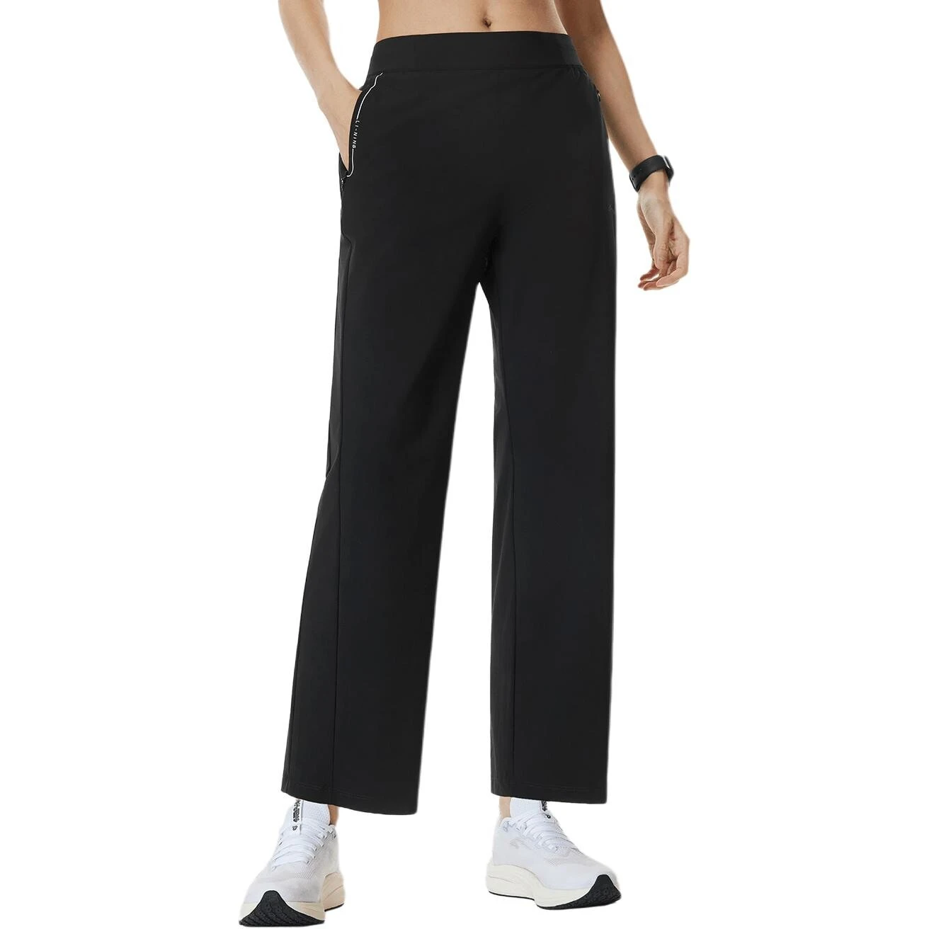 AKYW060-1 Брюки джоггеры Essentials черный