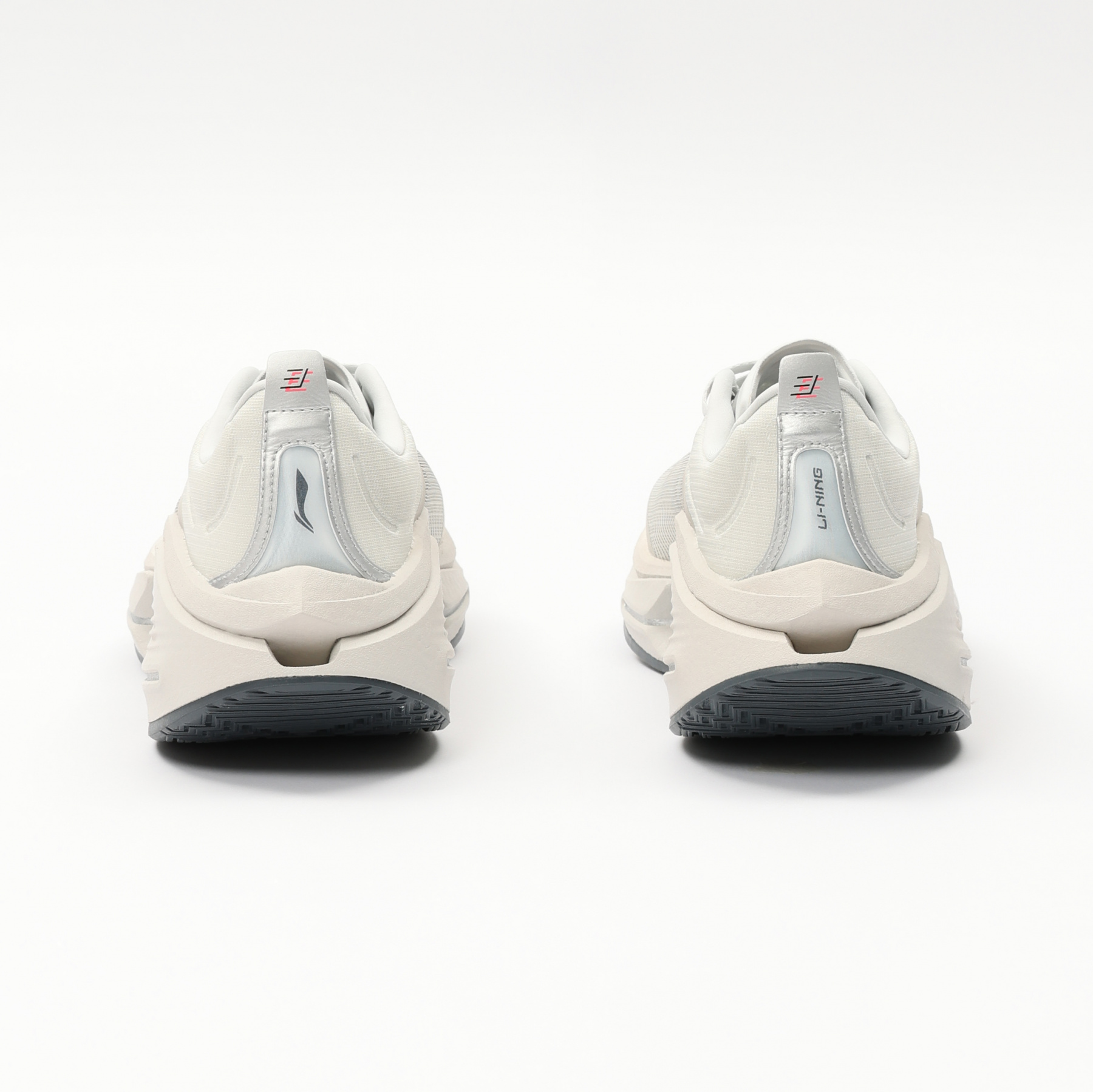 ARRV003-18 Кроссовки беговые Shadow 3 Essential серый/черный