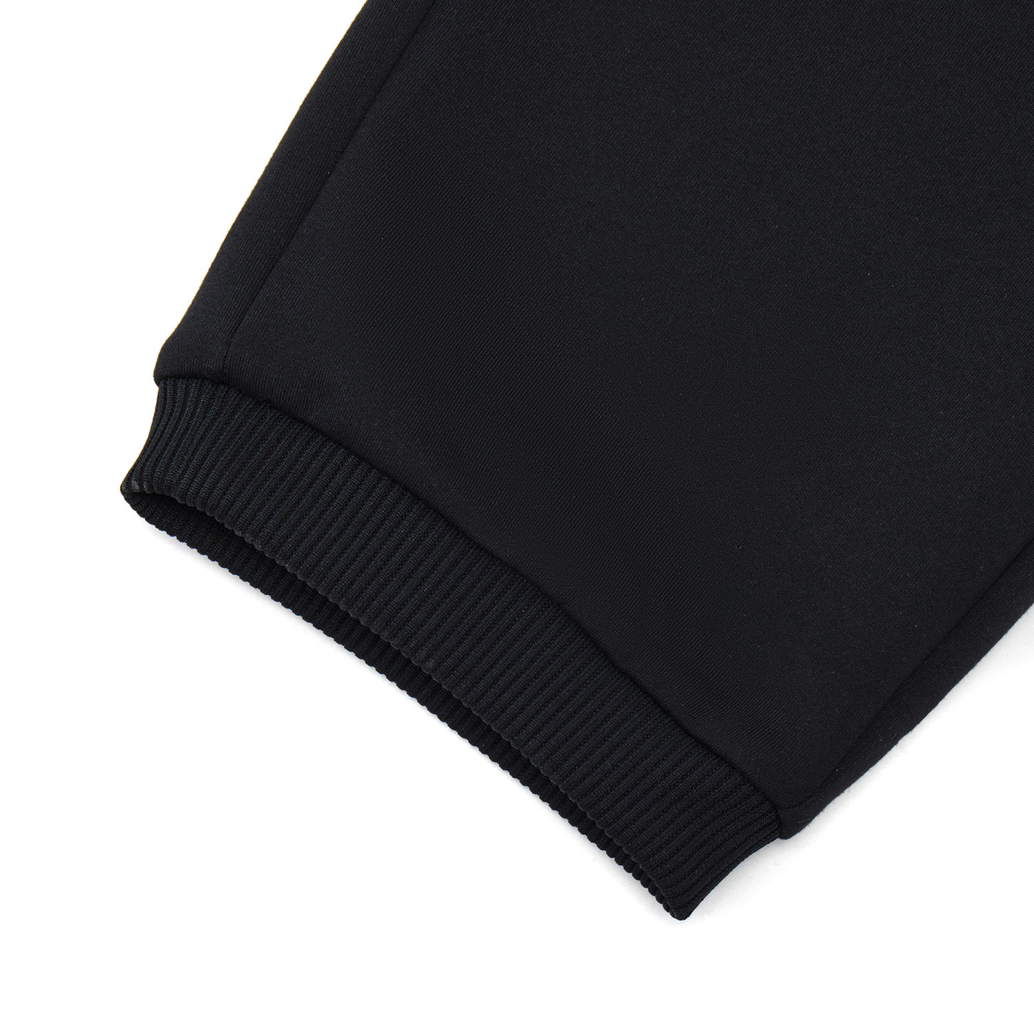 AKYW004-1 Брюки джоггеры Essentials черный