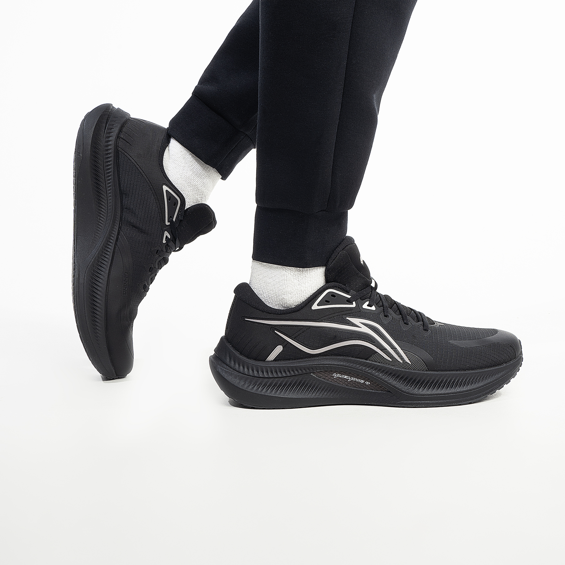 ARHU021-13 Беговые кроссовки Yueying 4 черные