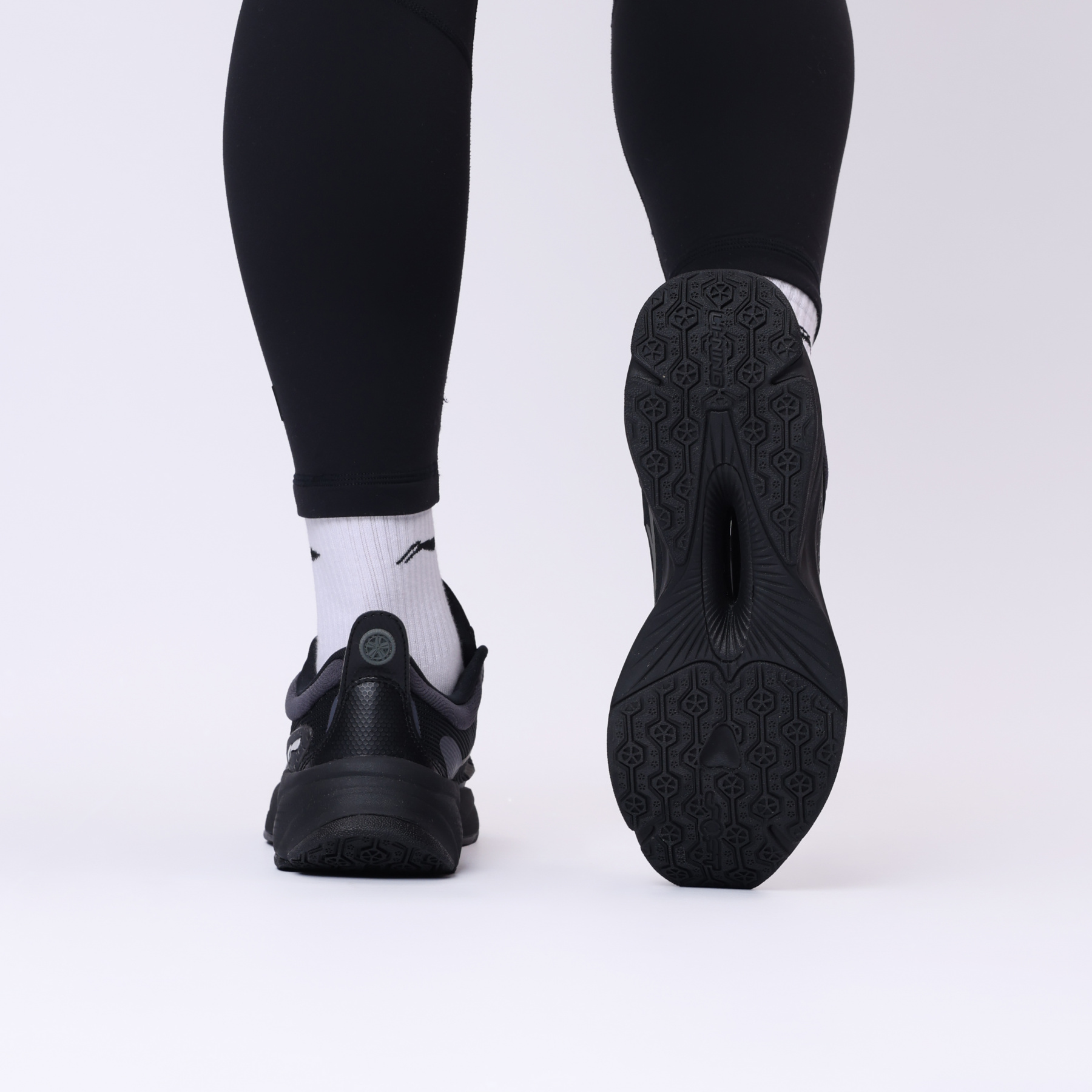 AGLT052-7 Кроссовки Soft черные