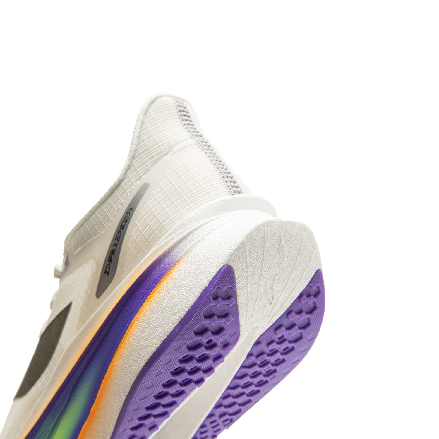 ARMW004-28 Кроссовки беговые Feidian 6 Challenger белый