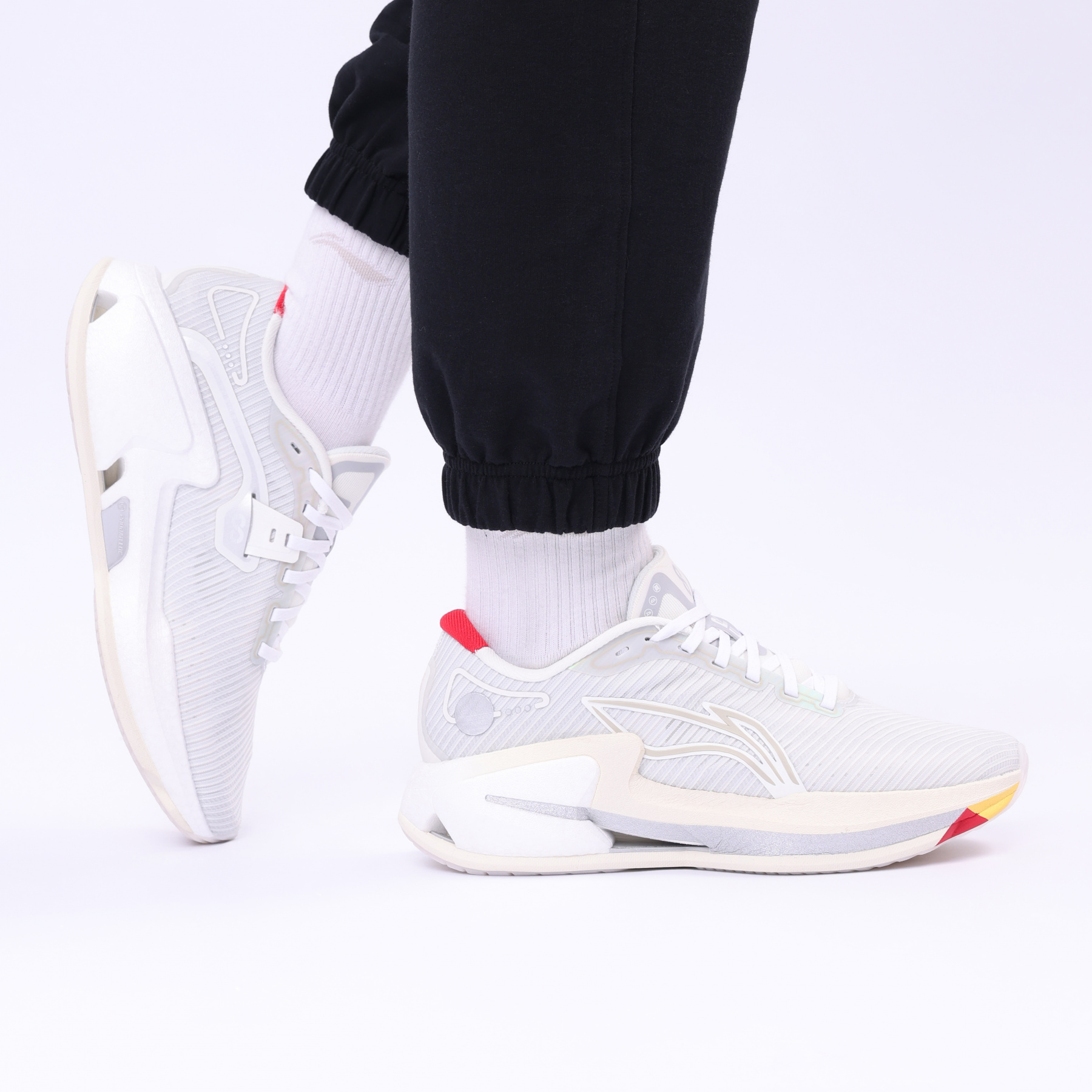 ARZV004-4 Беговые кроссовки Furious Rider 8 Pro V2 молочный