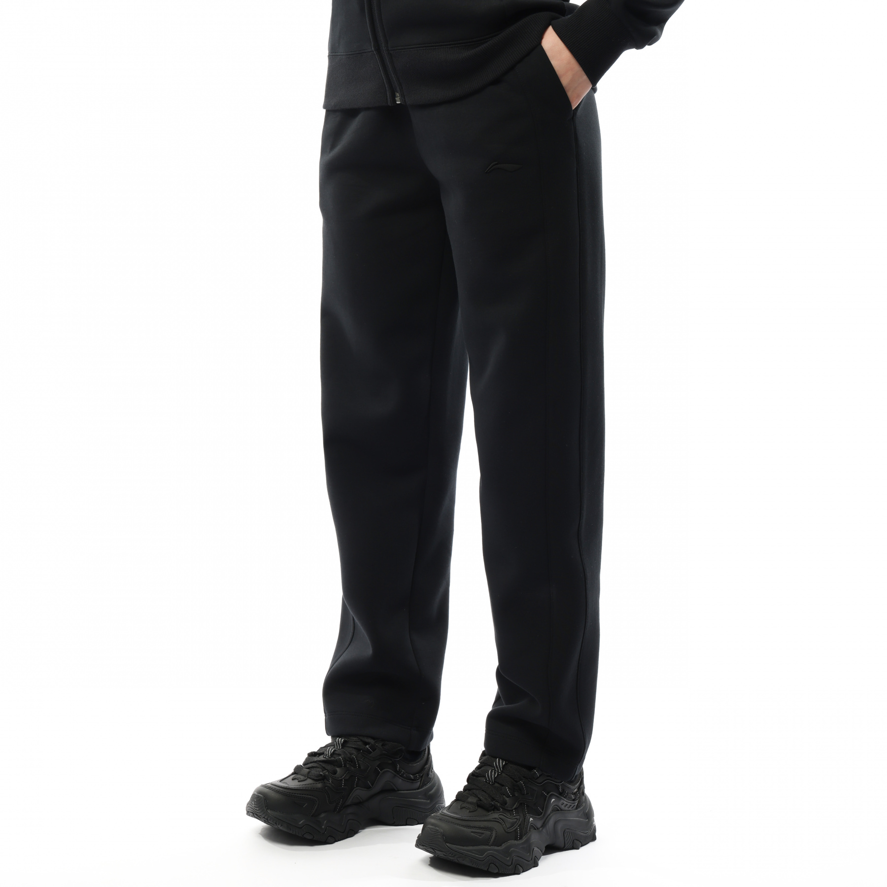 AKLU600-1 Брюки спортивные Essentials черный