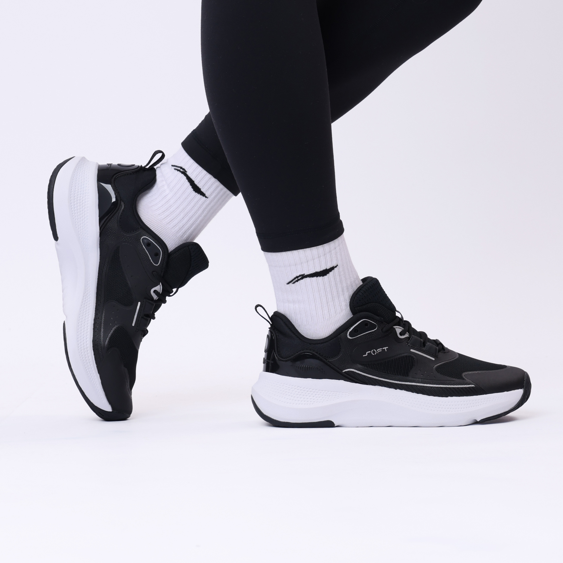 AGLT126-2 Кроссовки Soft Go черные