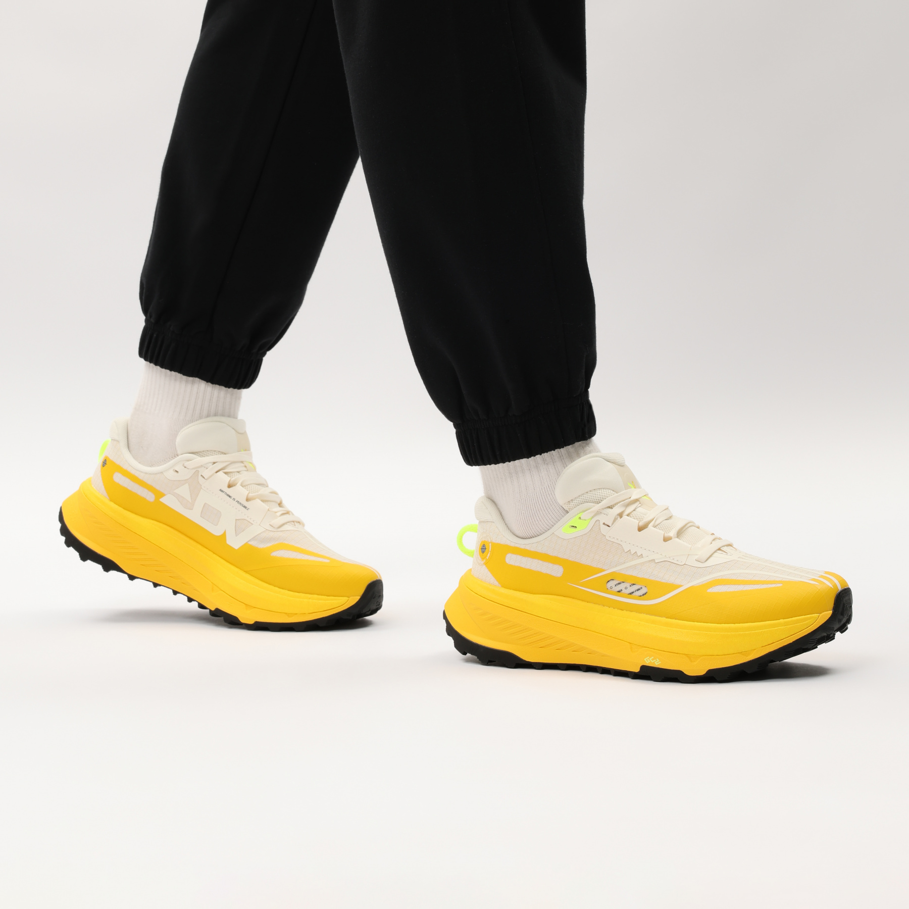 ARNV010-1 Кроссовки беговые Lu 2 Pro бежевый