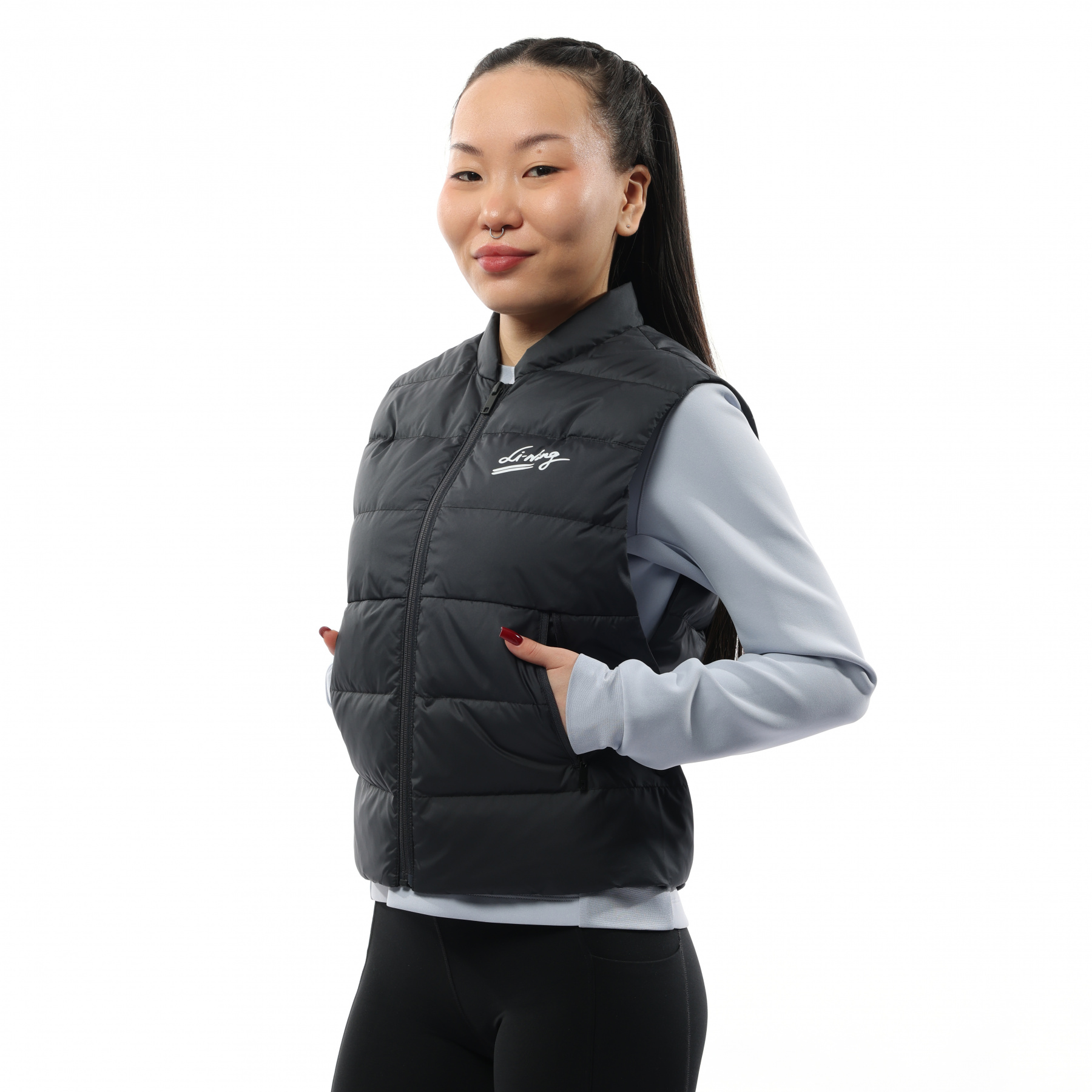 AMRV040-3 Жилет пуховый Sports Style черный