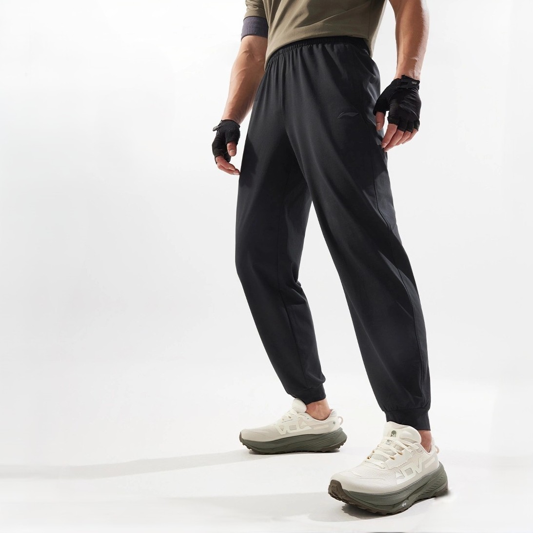 AKLV167-2 Брюки спортивные Essentials черный