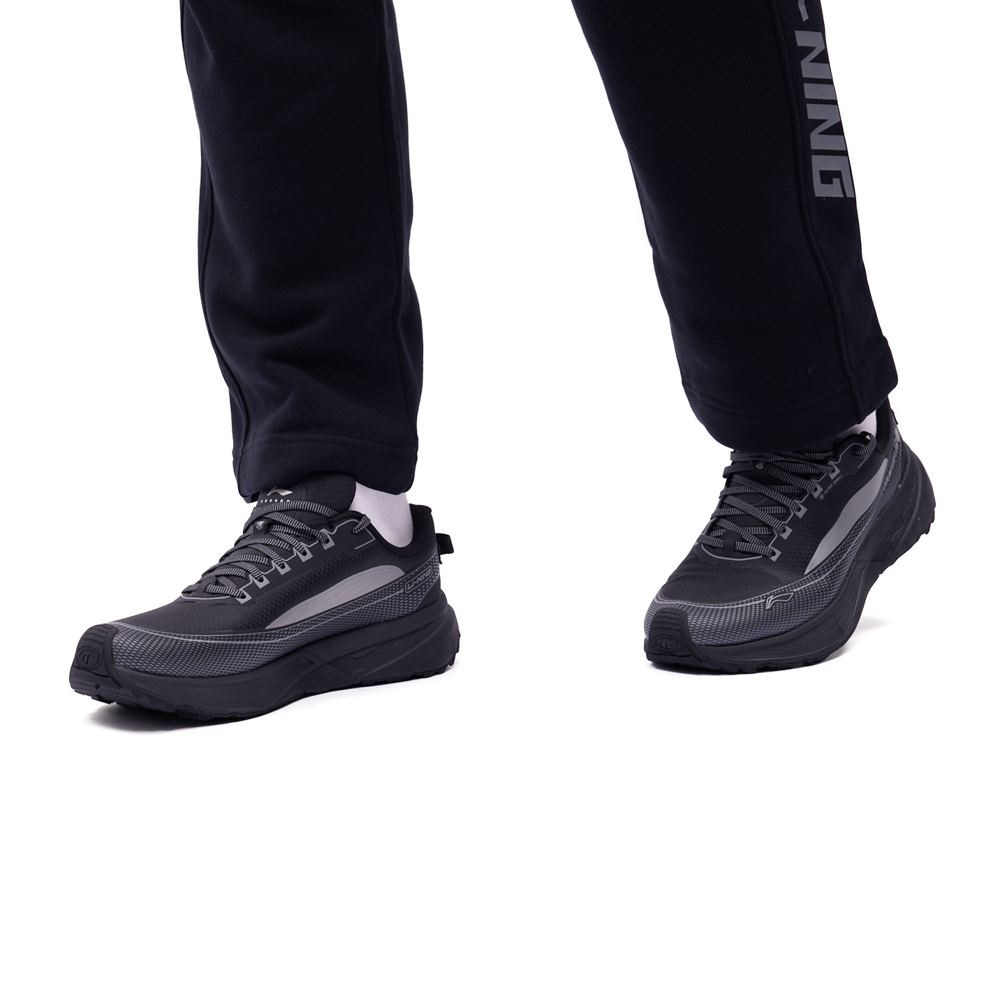 AHTV041-3 Кроссовки Outdoor AXJ Stride черный