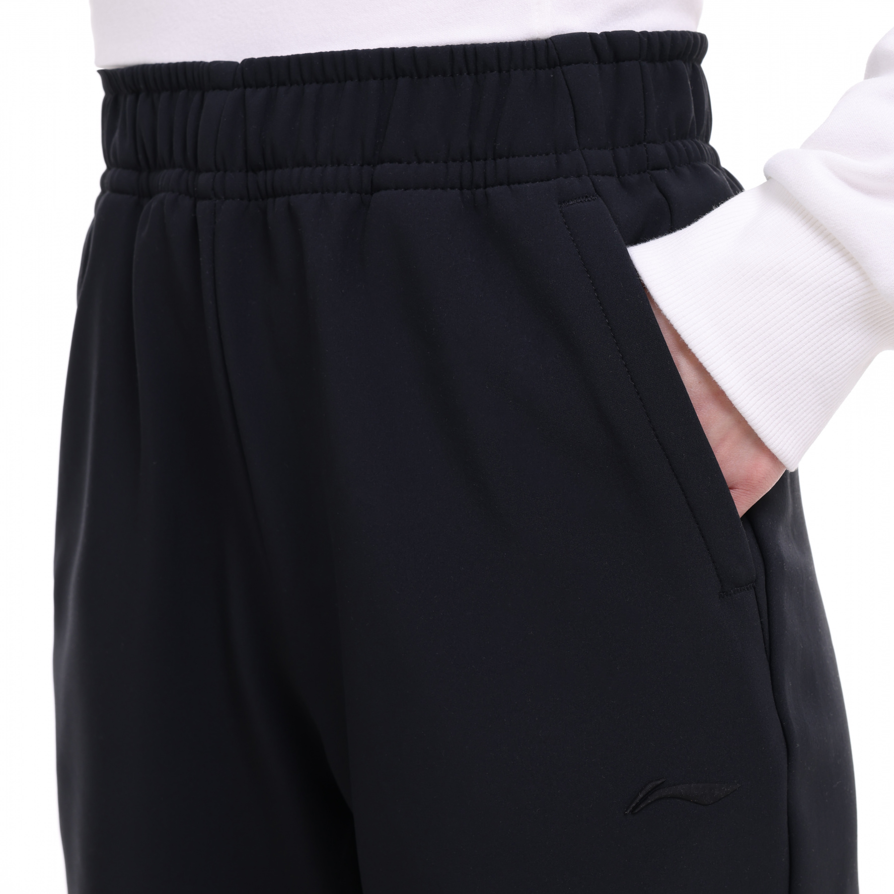 AYKU542-1 Брюки спортивные Essentials черный