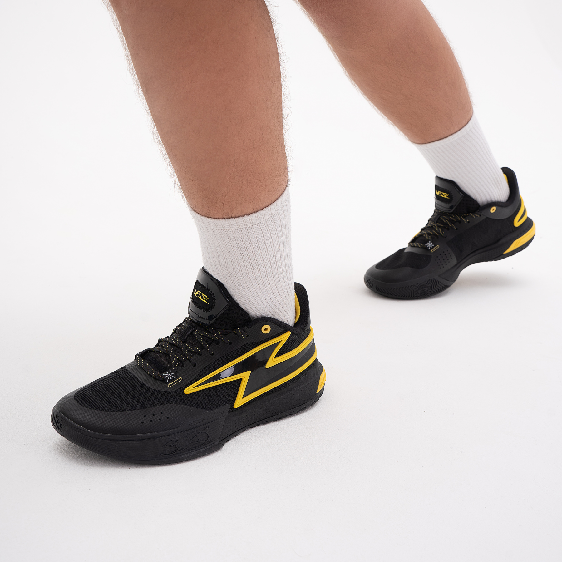 ABPU027-2 Баскетбольные кроссовки Wade Flash черные