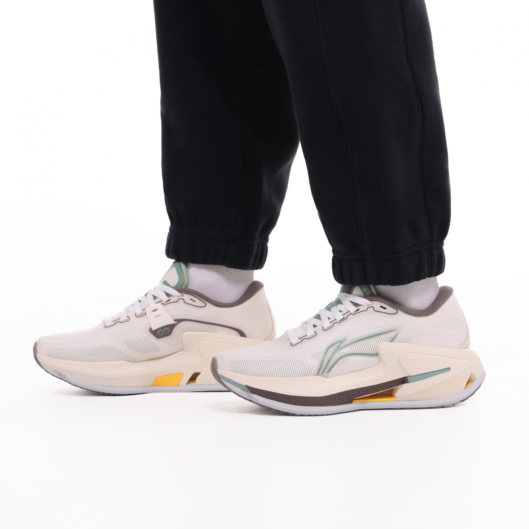 AKYU432-4 Брюки спортивные Workout черные