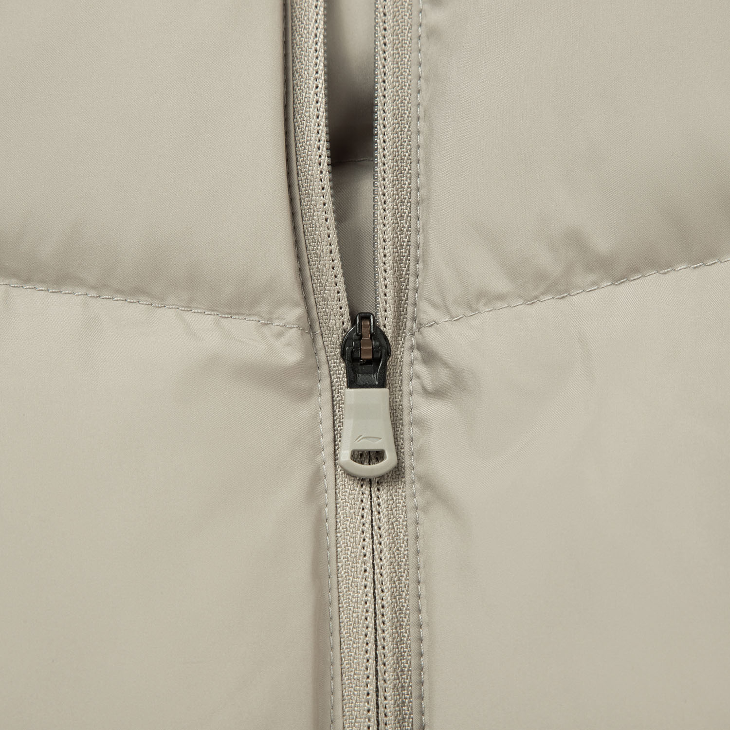 AMRV037-5 Жилет пуховый Essentials серый