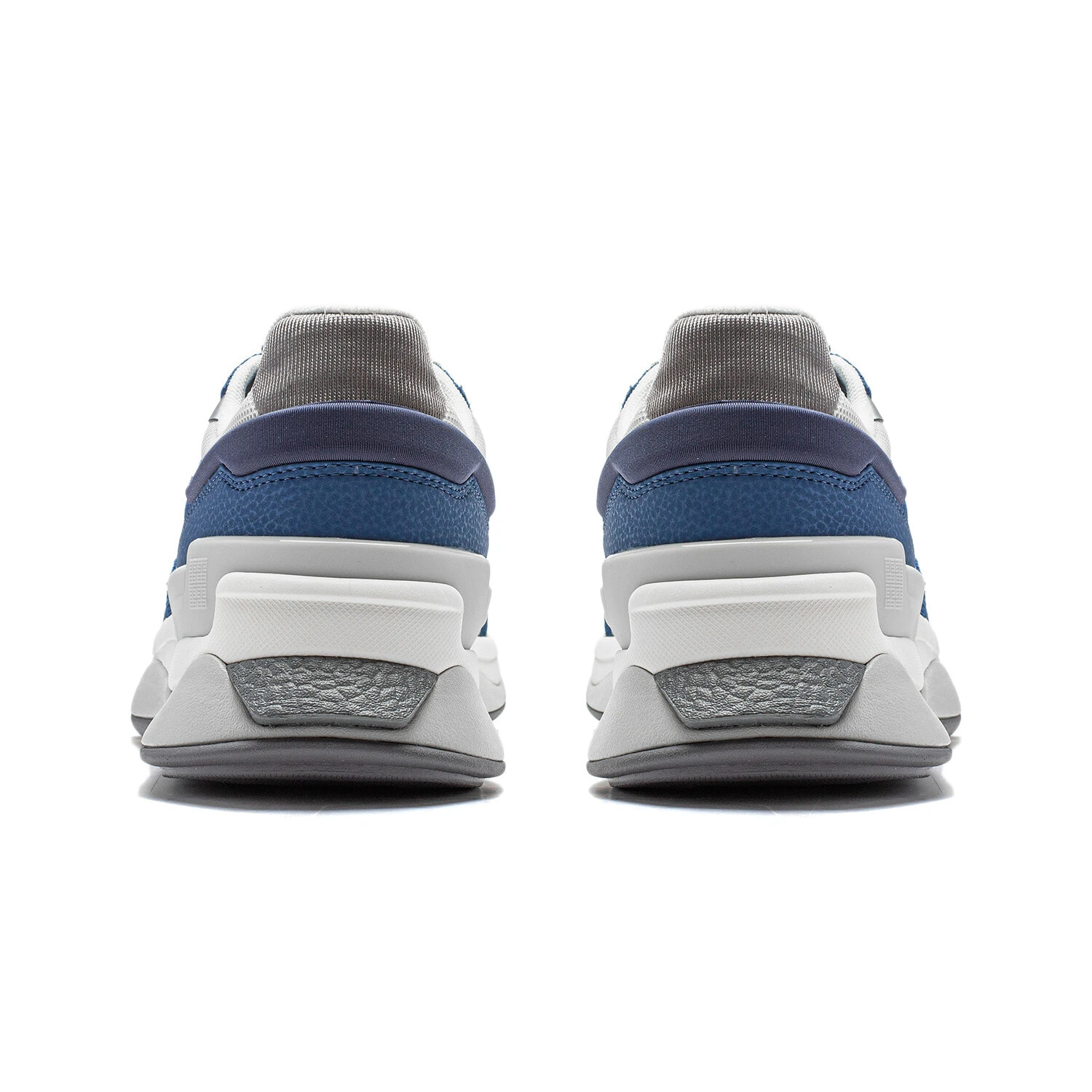 AGCU061-2 Кроссовки Moment V2