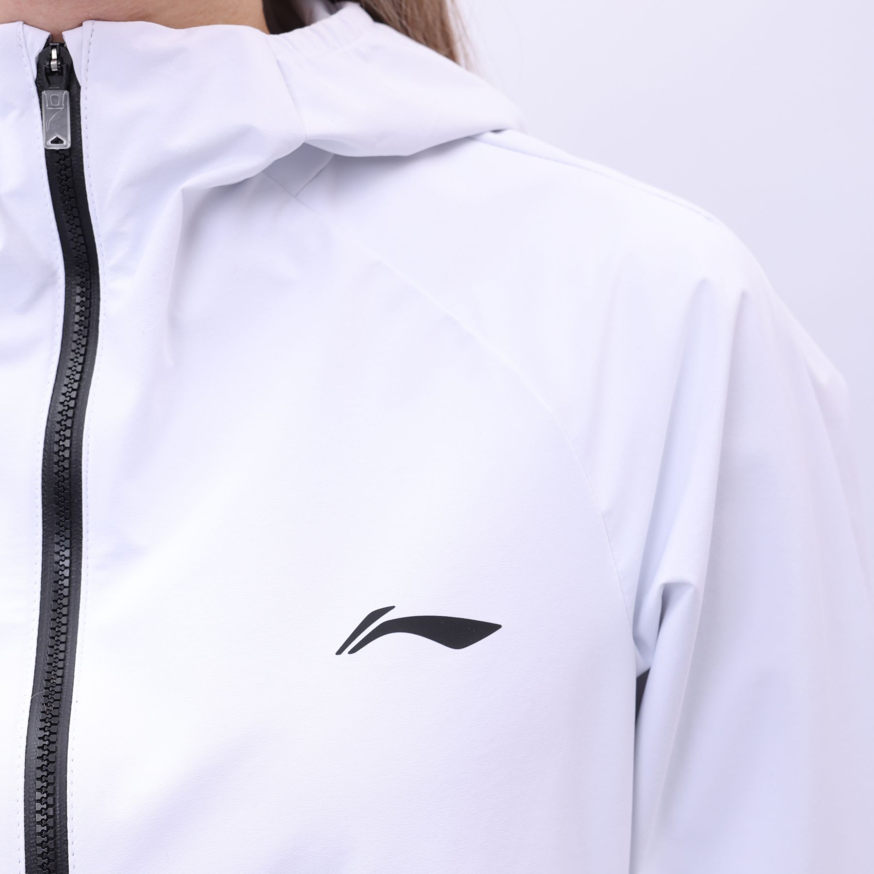 AFDV044-2 Ветровка Jogging белый