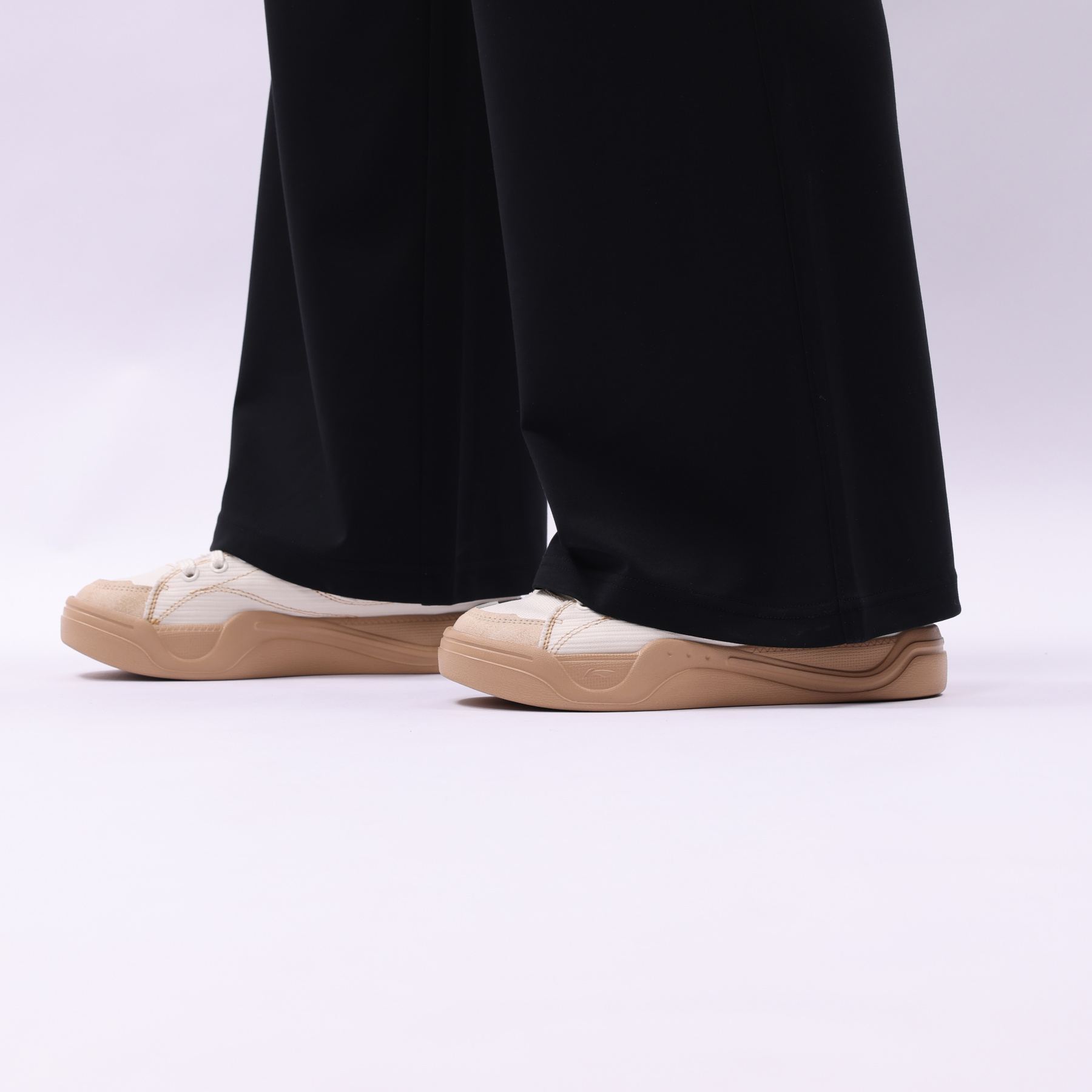 AKLV200-1 Брюки спортивные Lifestyle черный