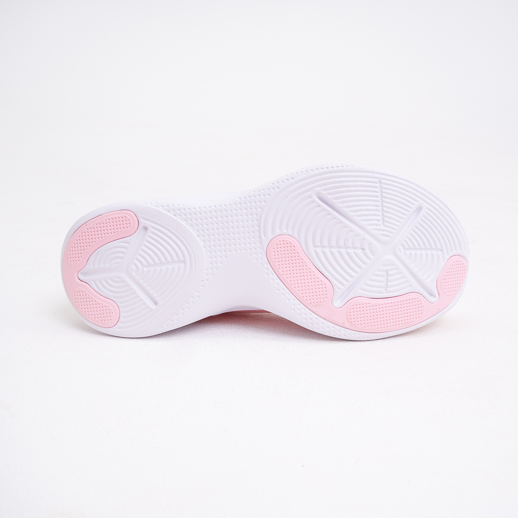 YKCU056-8 Кроссовки