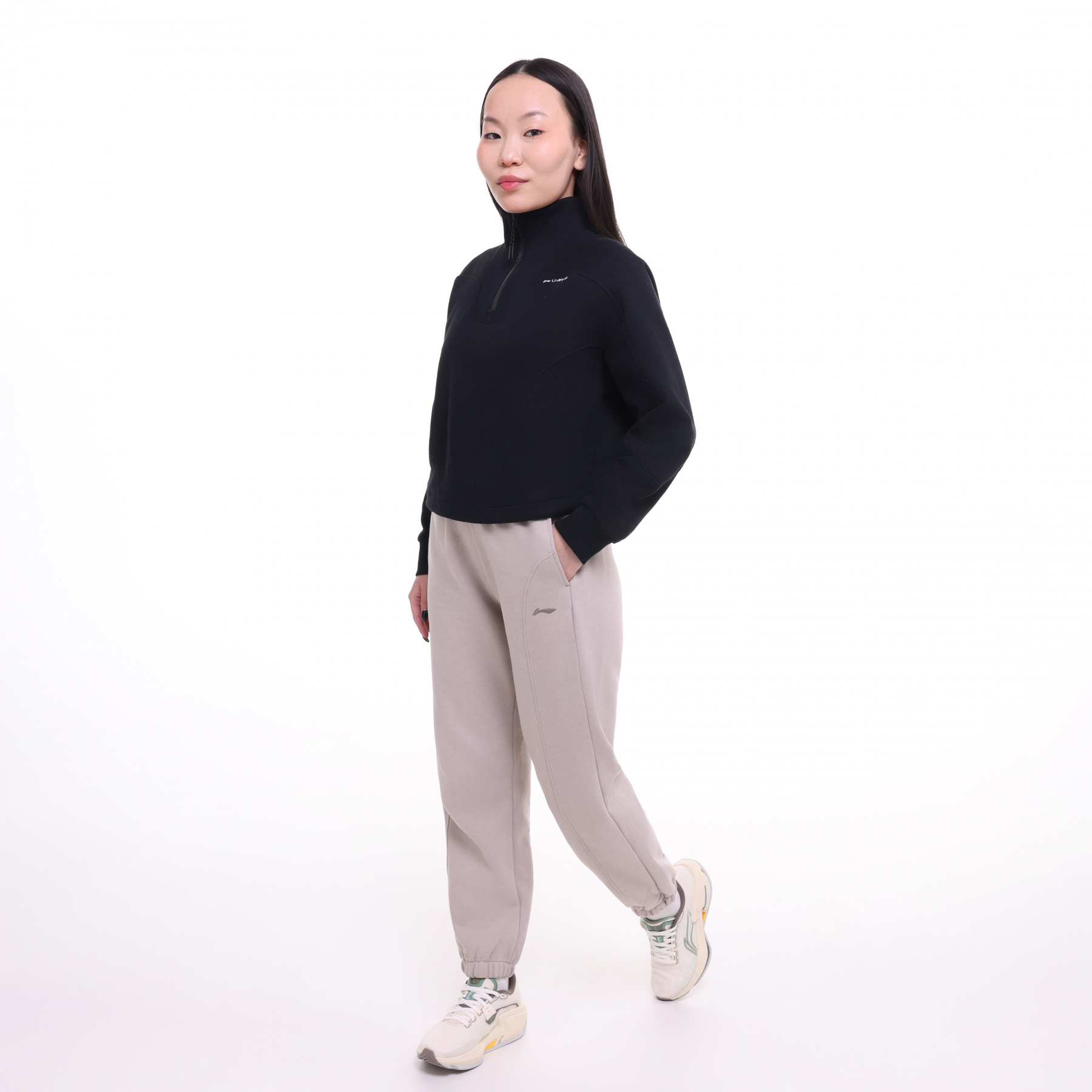 AWDU558-4 Свитшот Workout черный