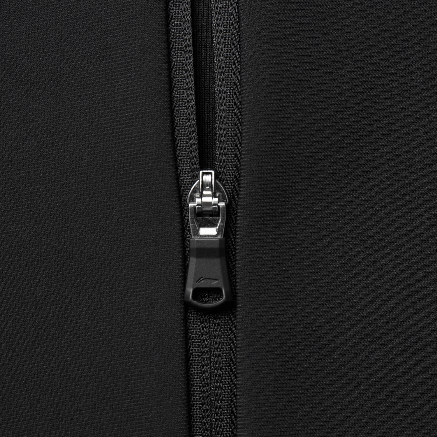 AJDV121-4 Куртка Essentials черный