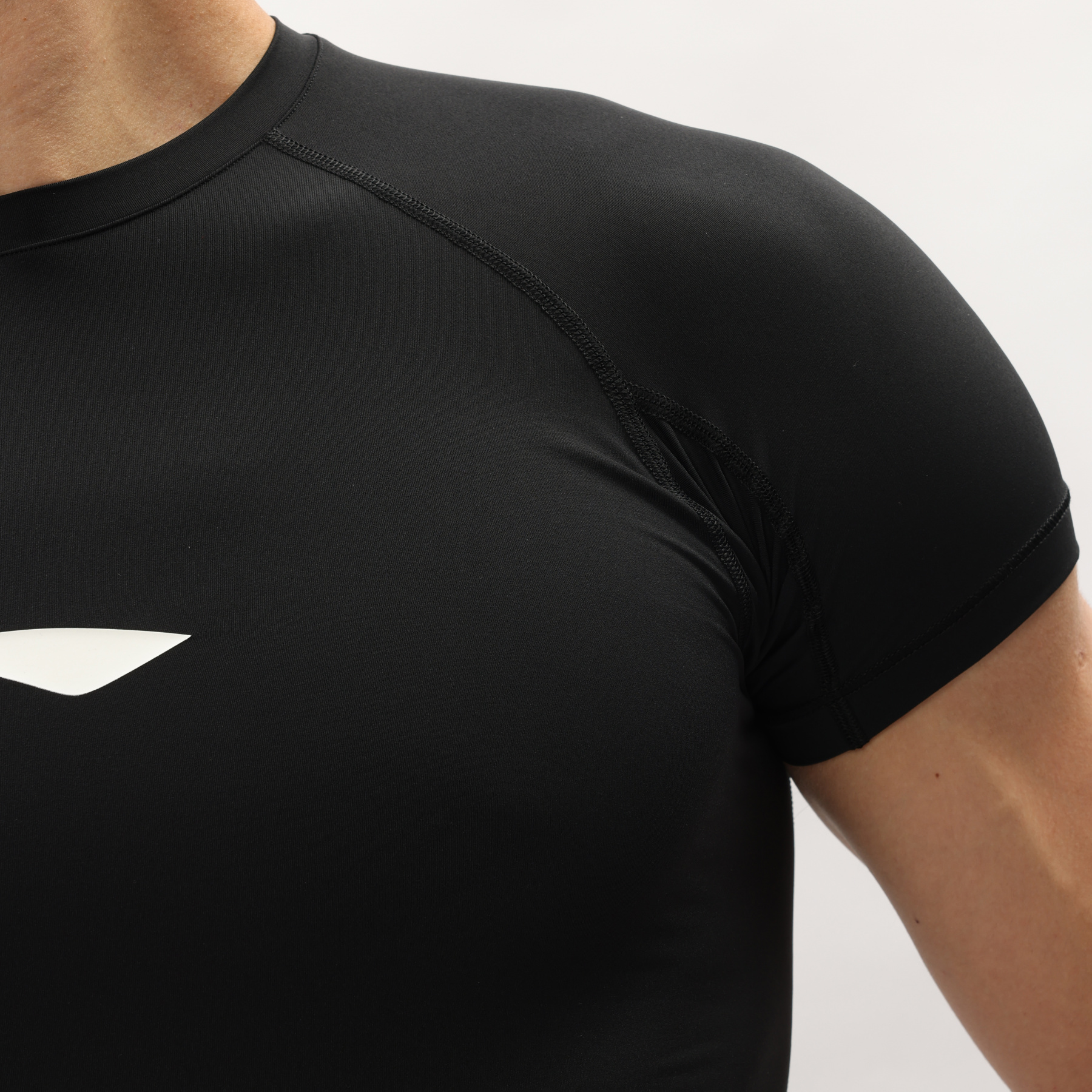 AUDV039-1 Футболка Workout черный