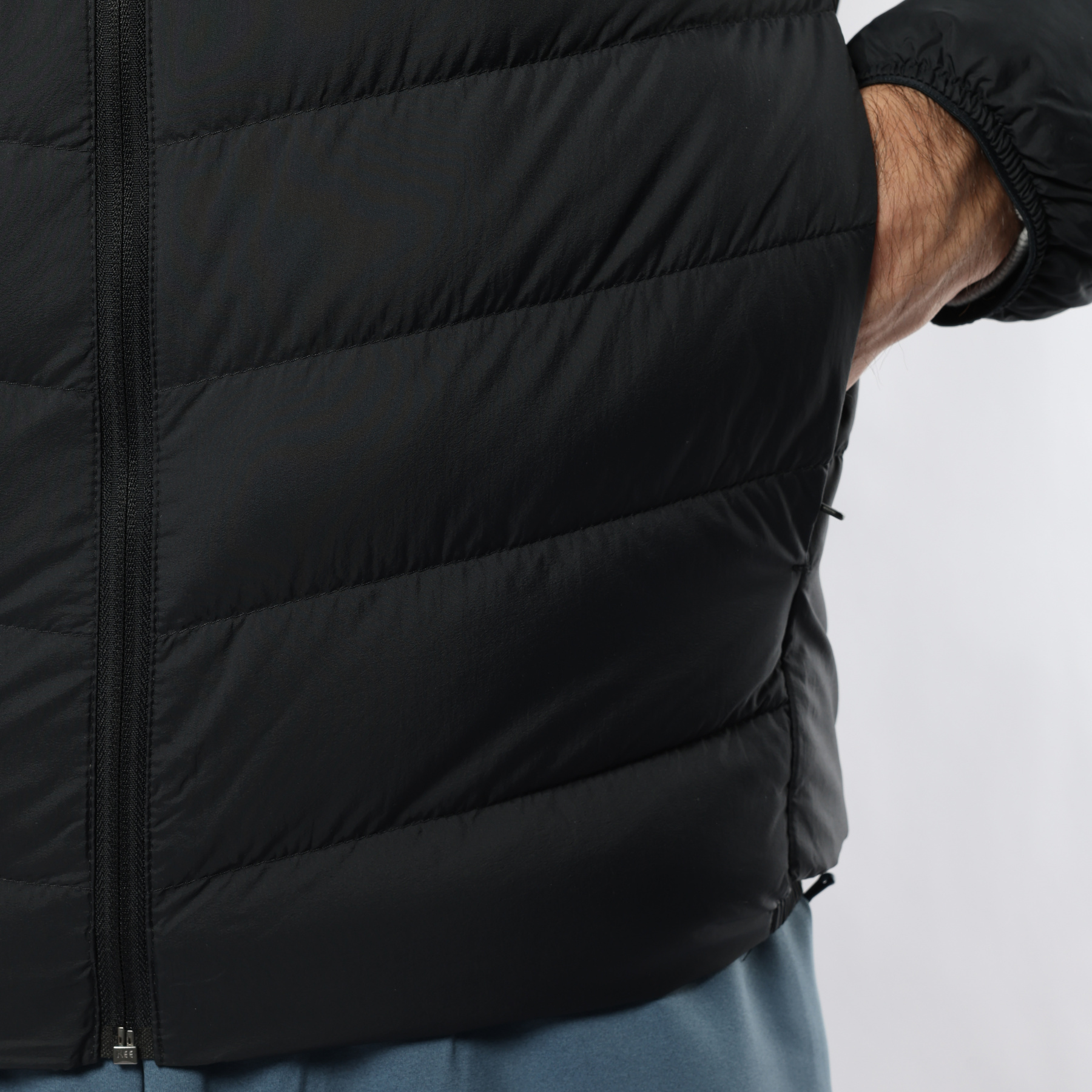 AYMU091-1 Пуховик Essentials черный